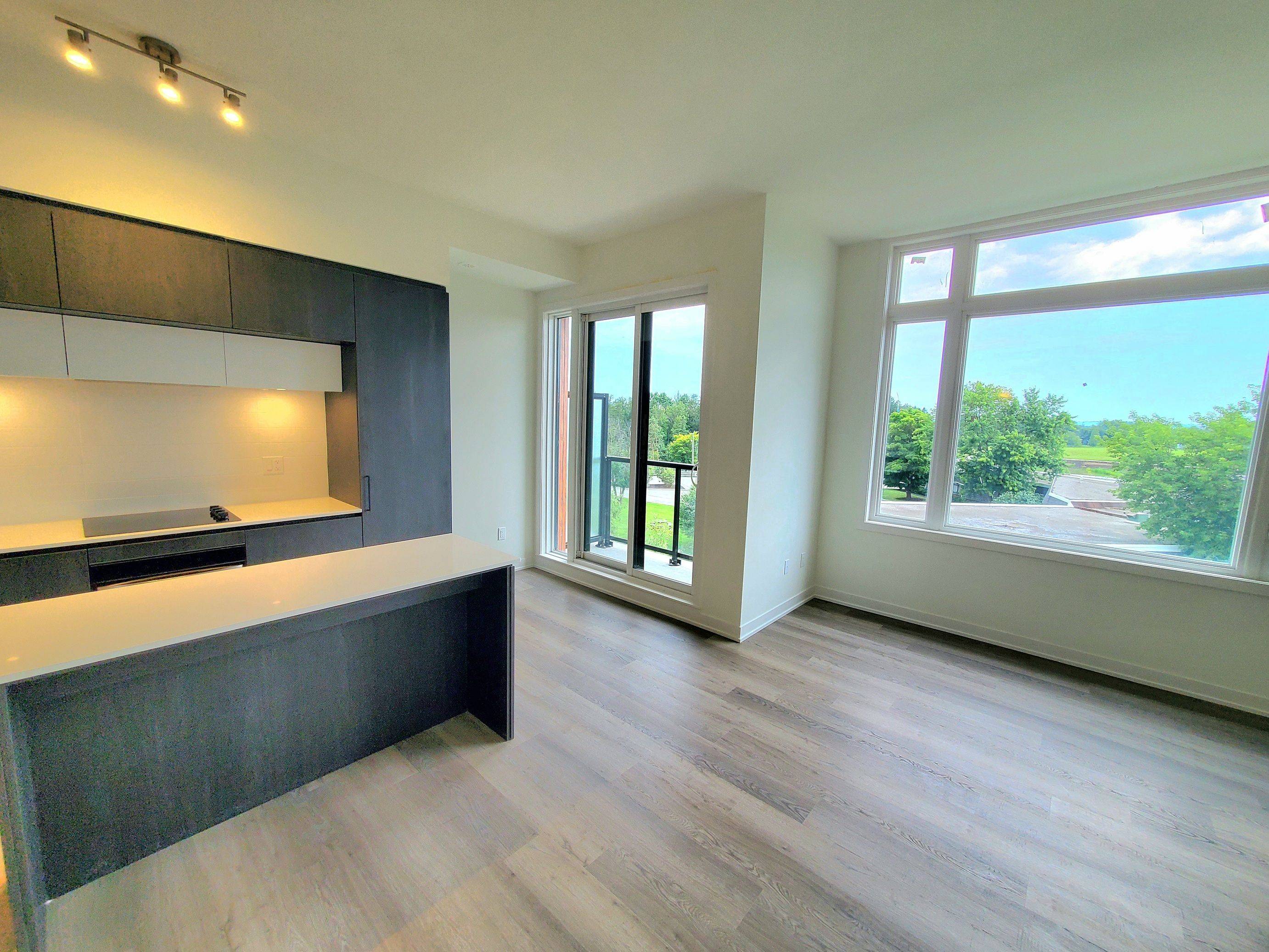 Richmond Hill, ON L4S 0N1,8 Steckley House LN #219