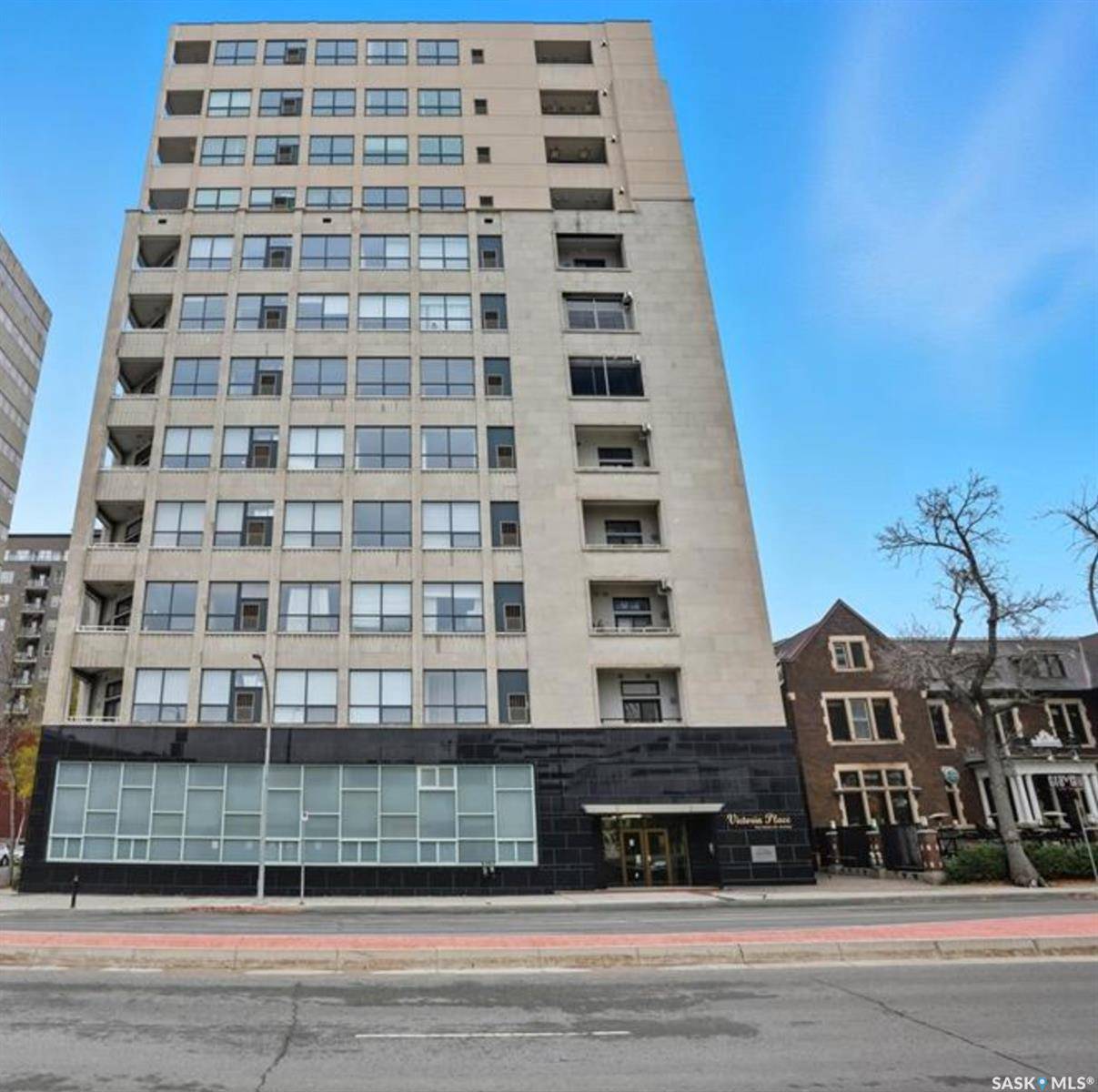 Regina, SK S4P 3R4,1901 Victoria AVENUE #208