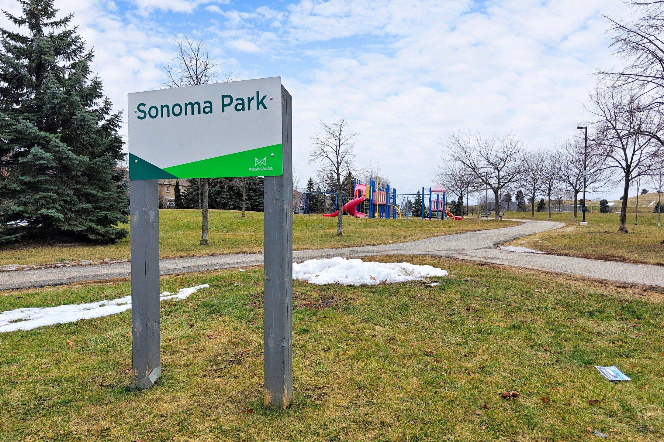 Mississauga, ON L5V 2L5,908 Stonebridge AVE