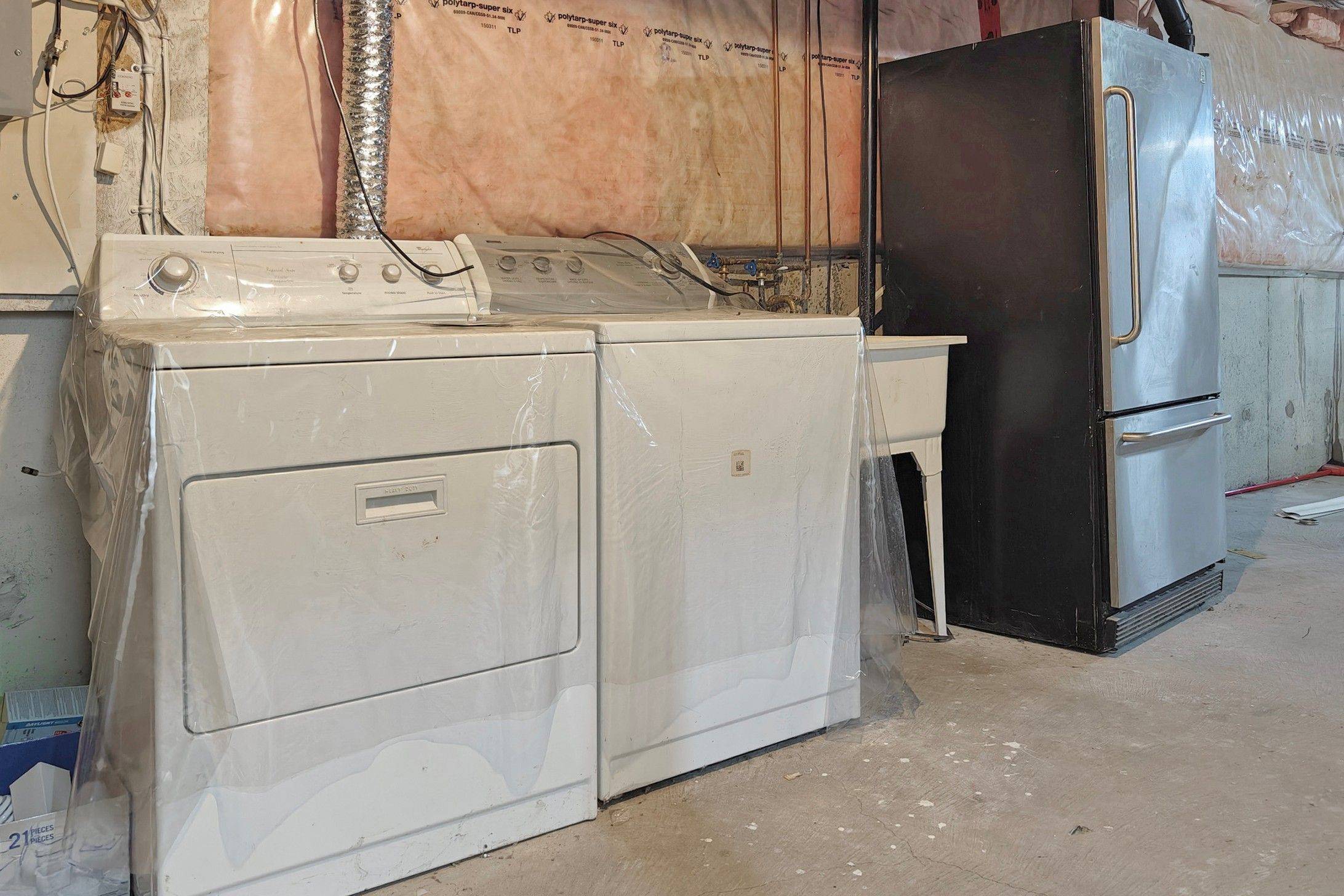 Mississauga, ON L5V 2L5,908 Stonebridge AVE