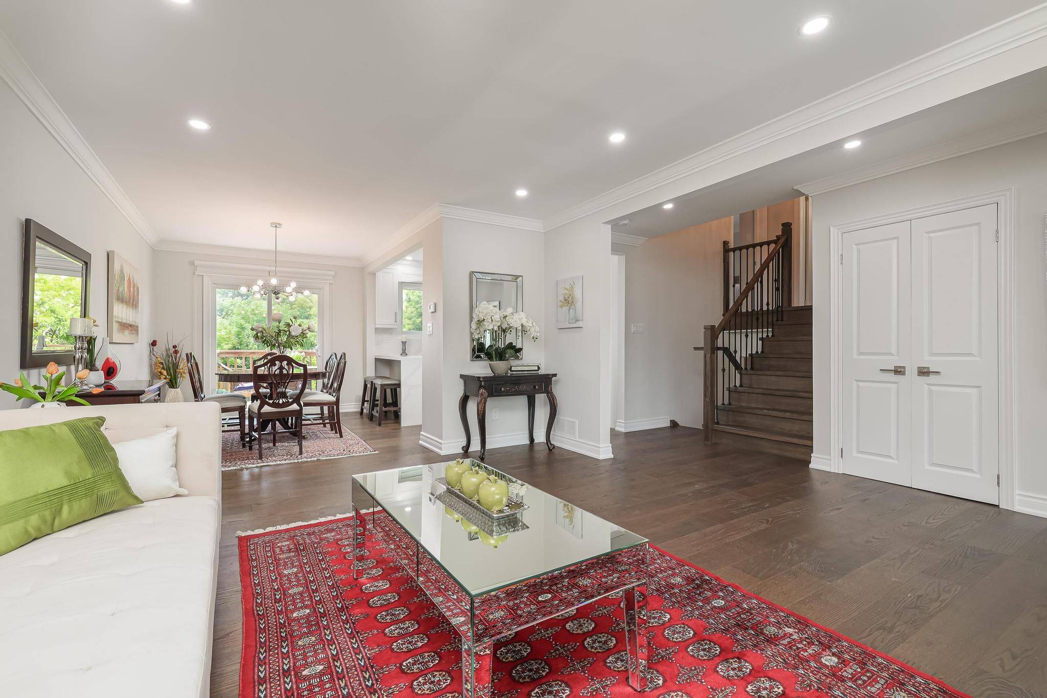 Toronto W04, ON M6L 2S3,6 Crioline RD