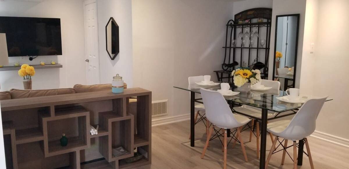 Mississauga, ON L5M 5S4,5900 Greensboro DR #Bsmt