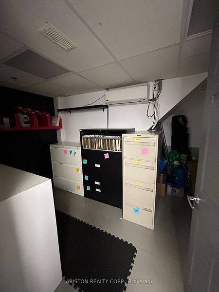 Toronto W01, ON M6S 1R6,2489 Bloor ST W #Main Floor