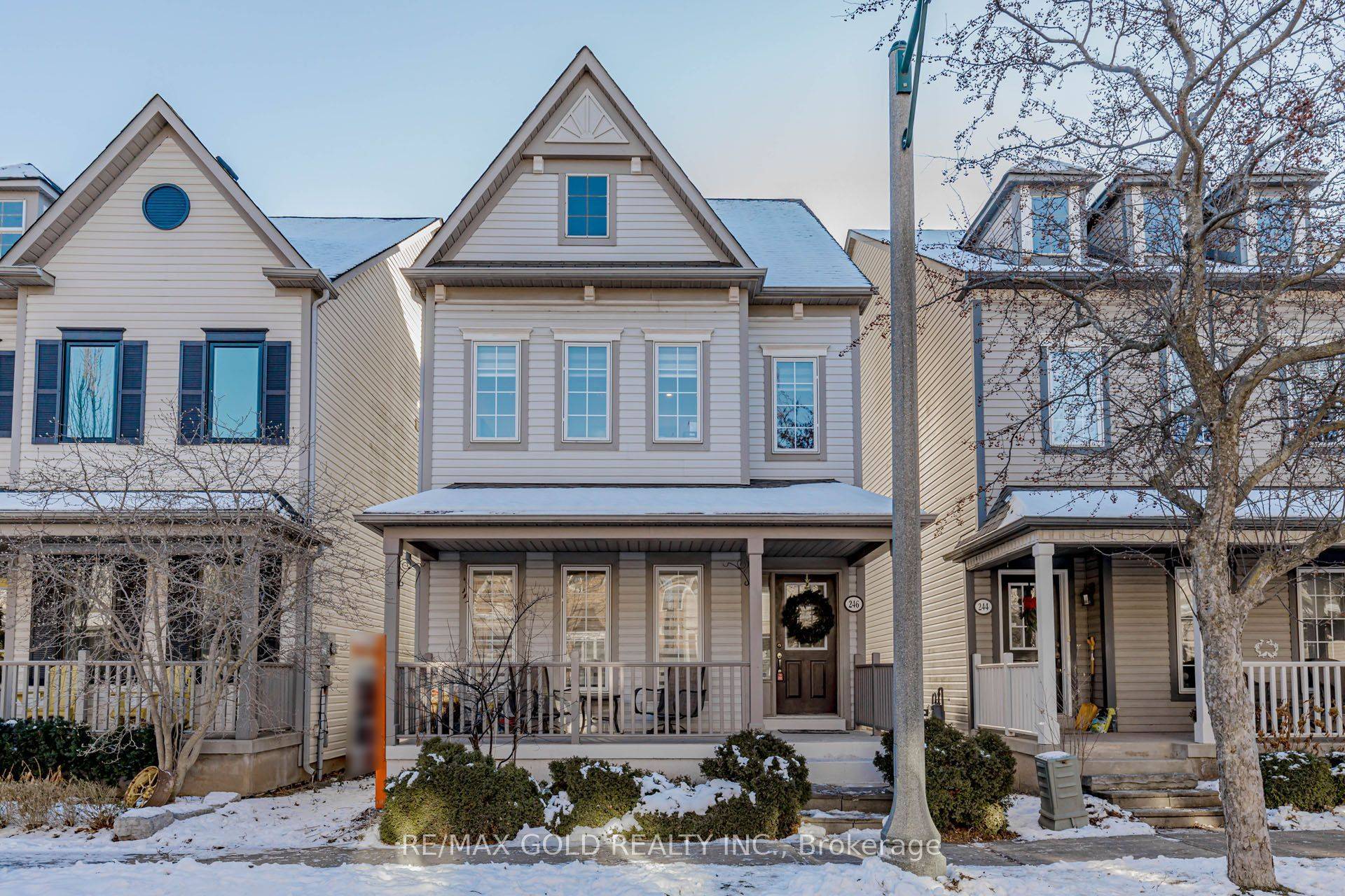 Oakville, ON L6H 7K1,246 Littlewood DR