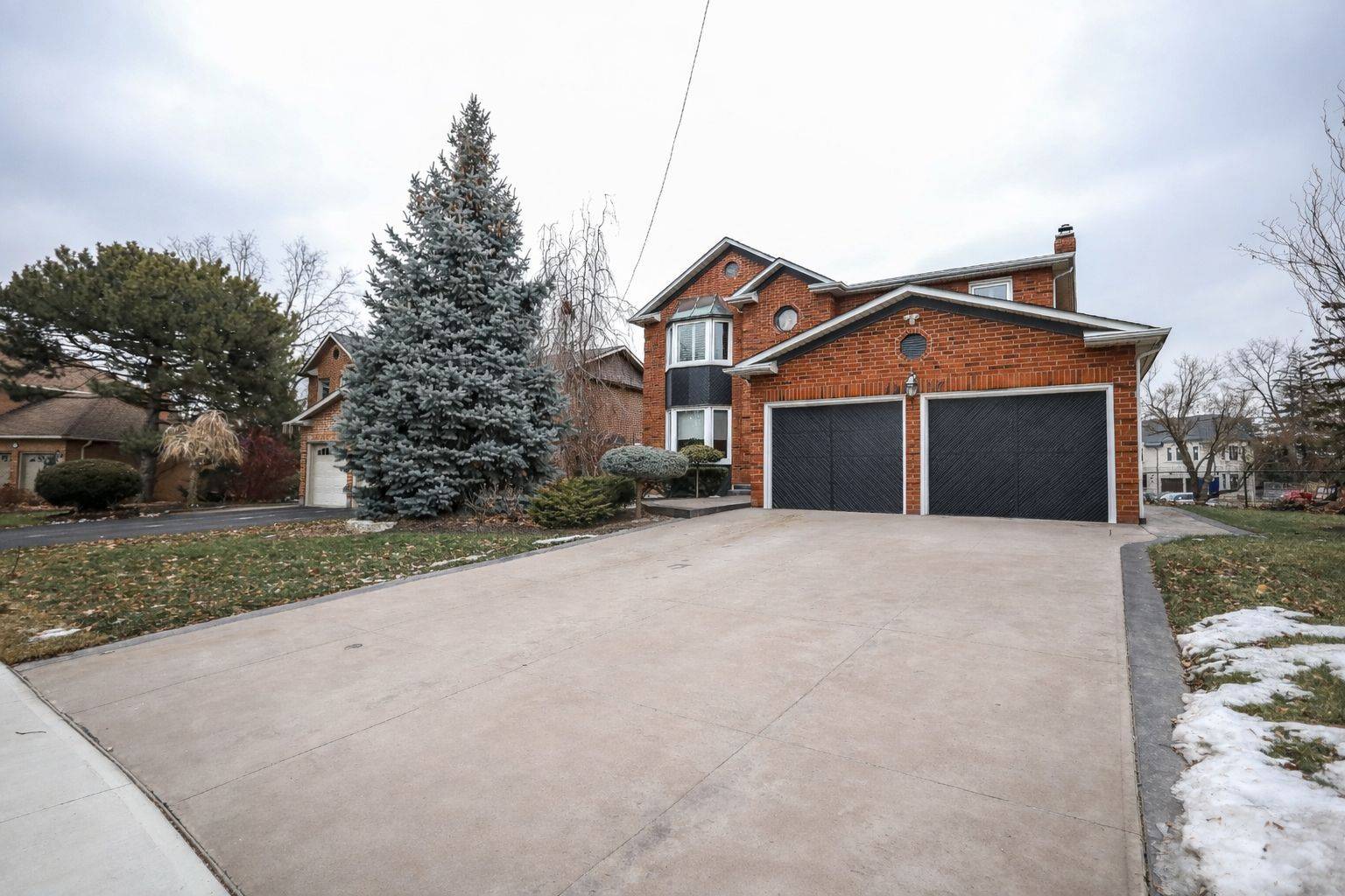 Mississauga, ON L5L 2X1,1827 Folkway DR