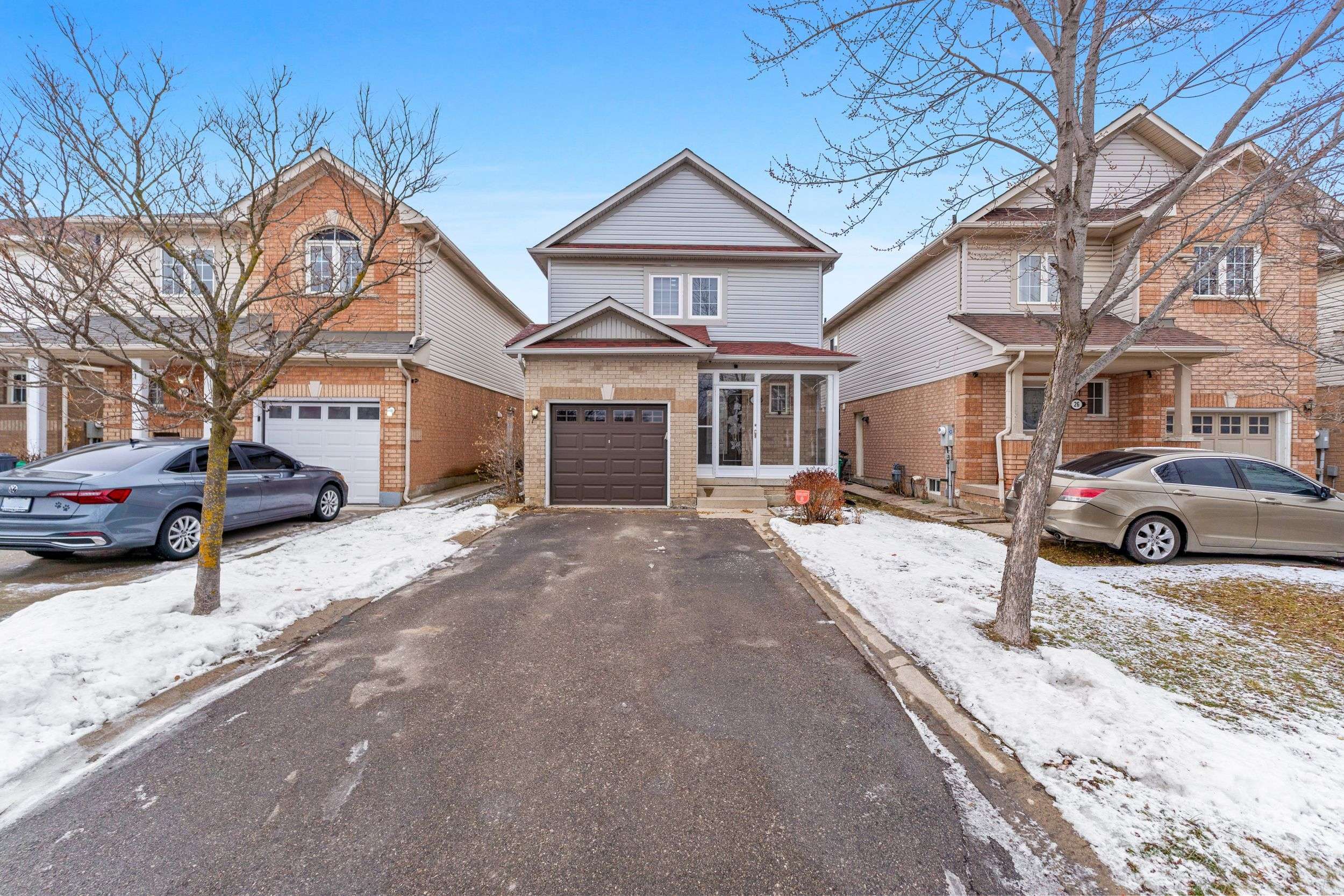 Brampton, ON L7A 2M2,28 Oakmeadow DR