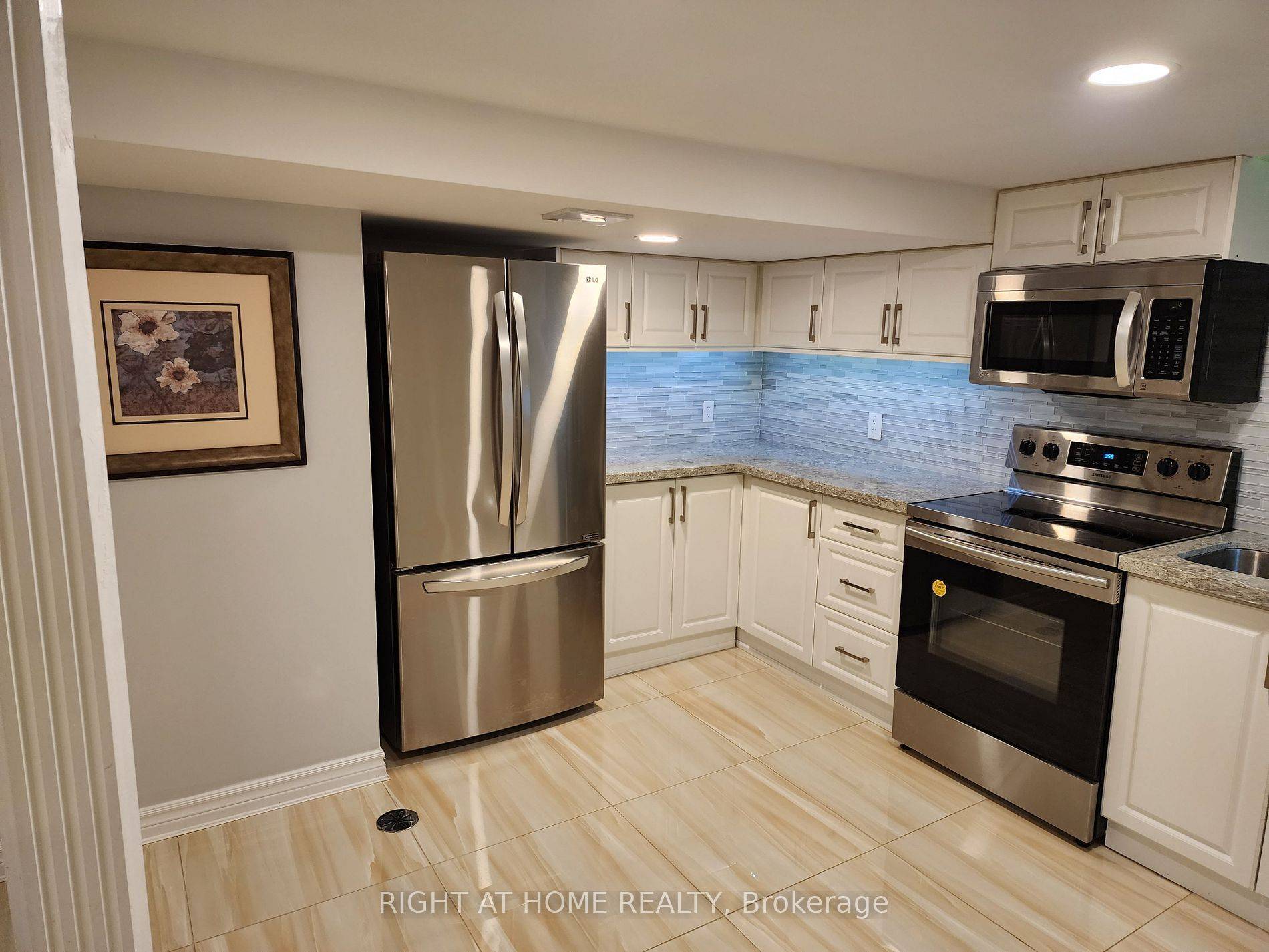 Mississauga, ON L4Z 3V6,393 Bristol RD E #Bsmt