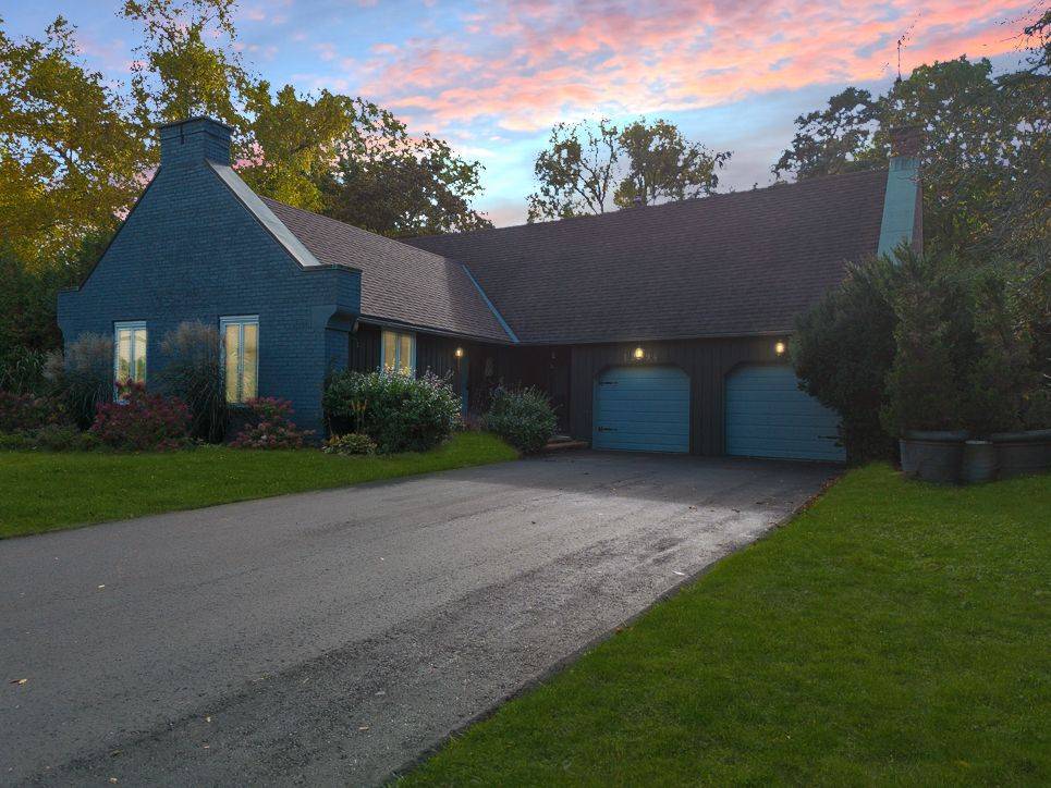 Mississauga, ON L5H 1A5,1294 GATEHOUSE DR