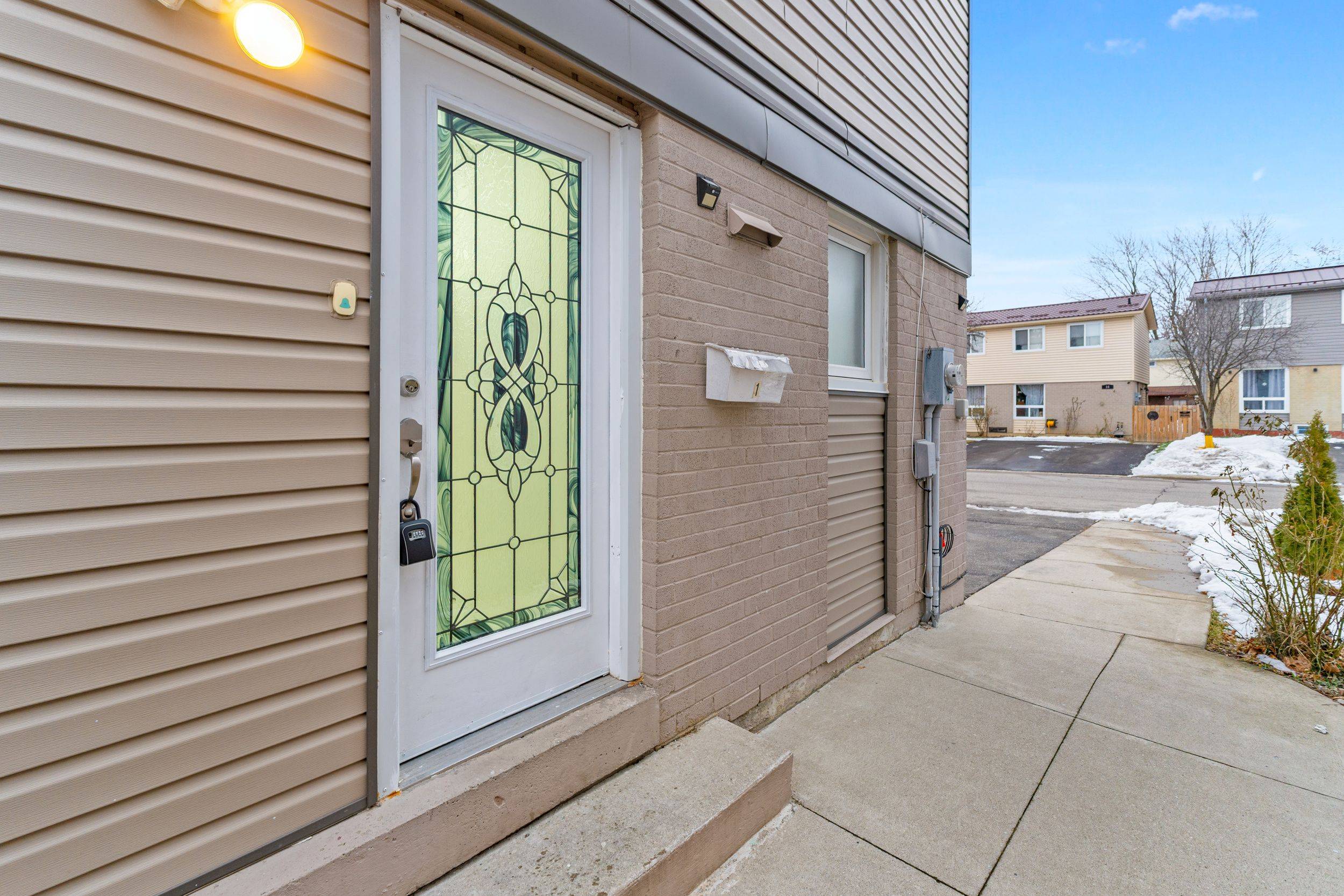 Brampton, ON L6S 2K5,1 Golden Gate DR