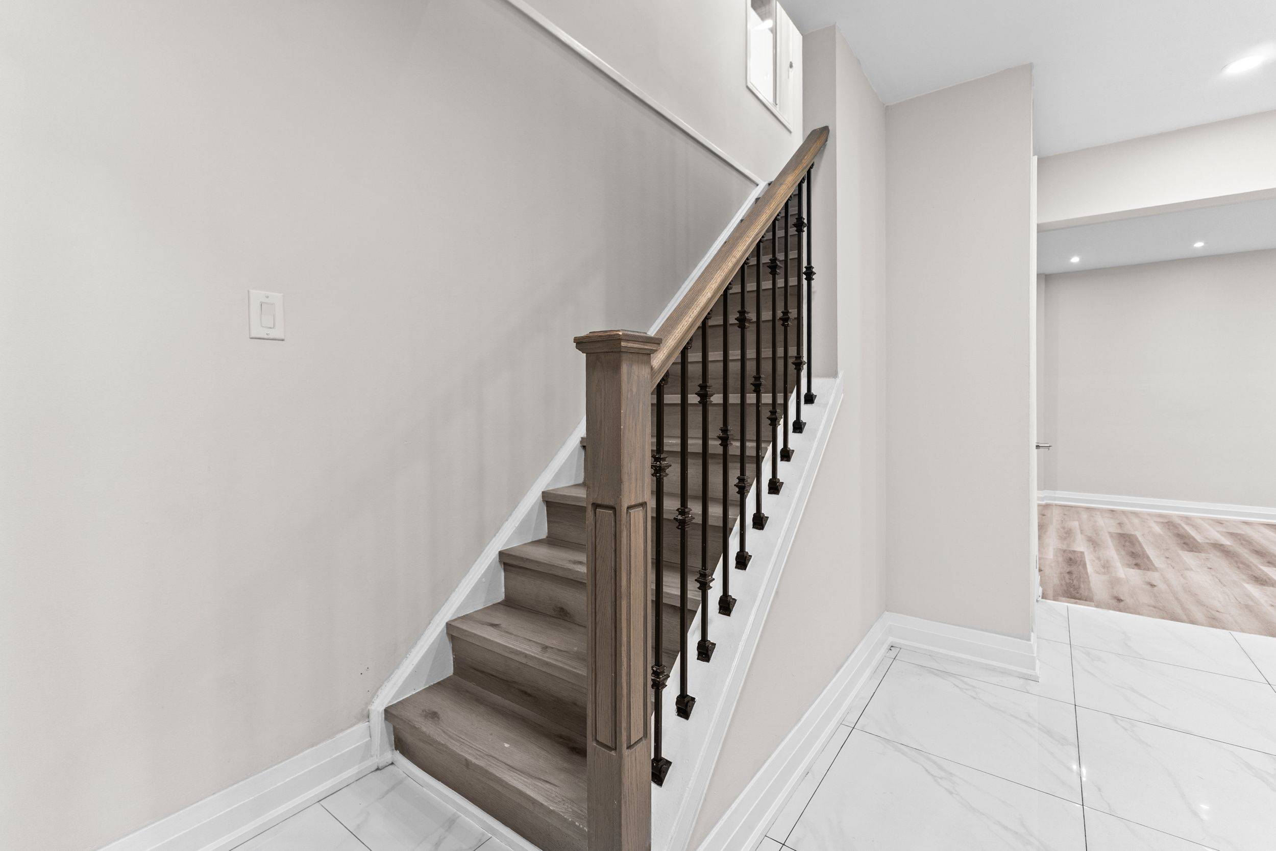 Brampton, ON L6S 2K5,1 Golden Gate DR