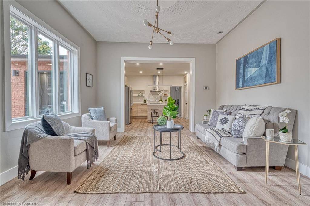 Hamilton, ON L8R 2Z7,43 Crooks ST #1