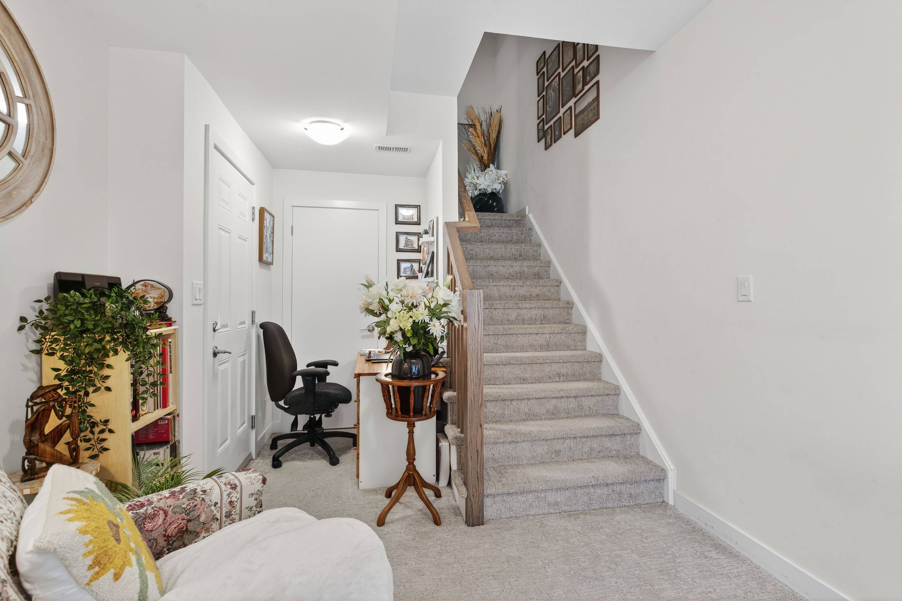 Hamilton, ON L8E 5H6,288 GLOVER RD #21