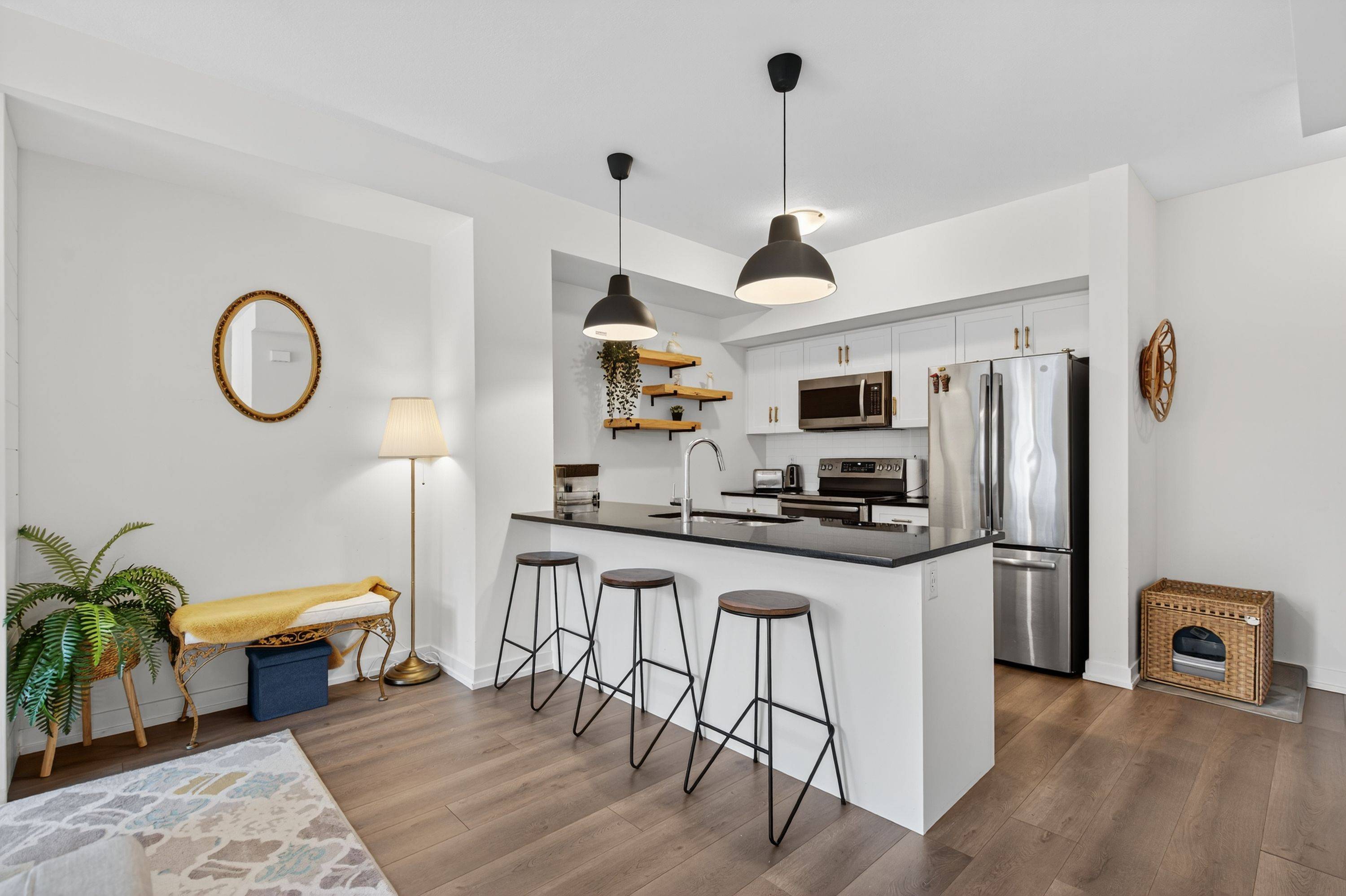 Hamilton, ON L8E 5H6,288 GLOVER RD #21