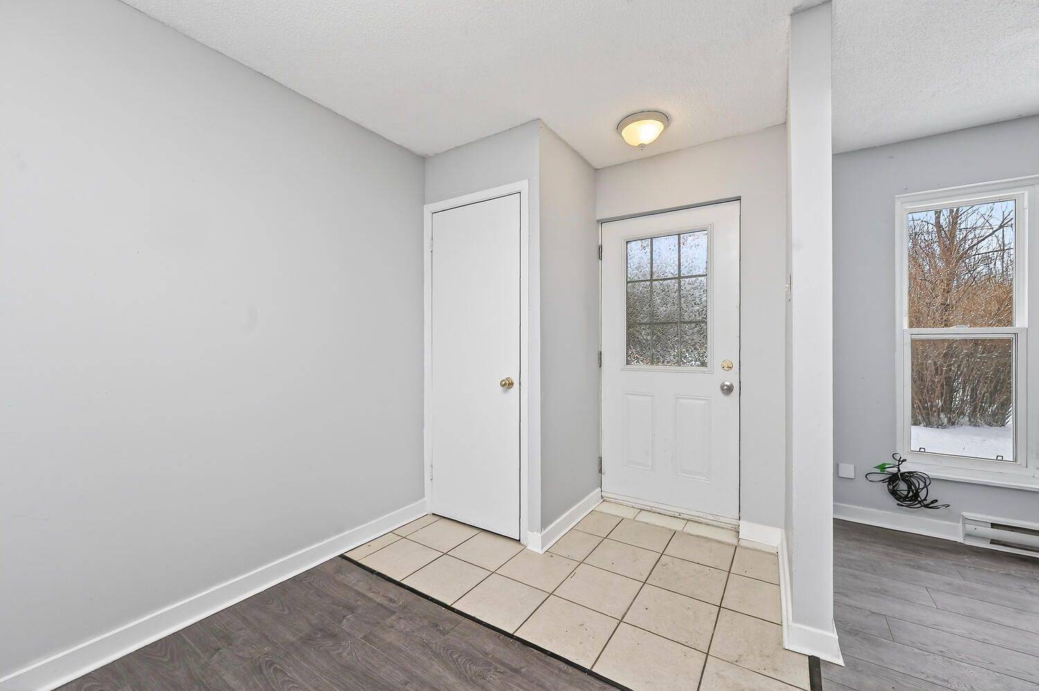 Smiths Falls, ON K7A 5B5,4 Pearl ST #P