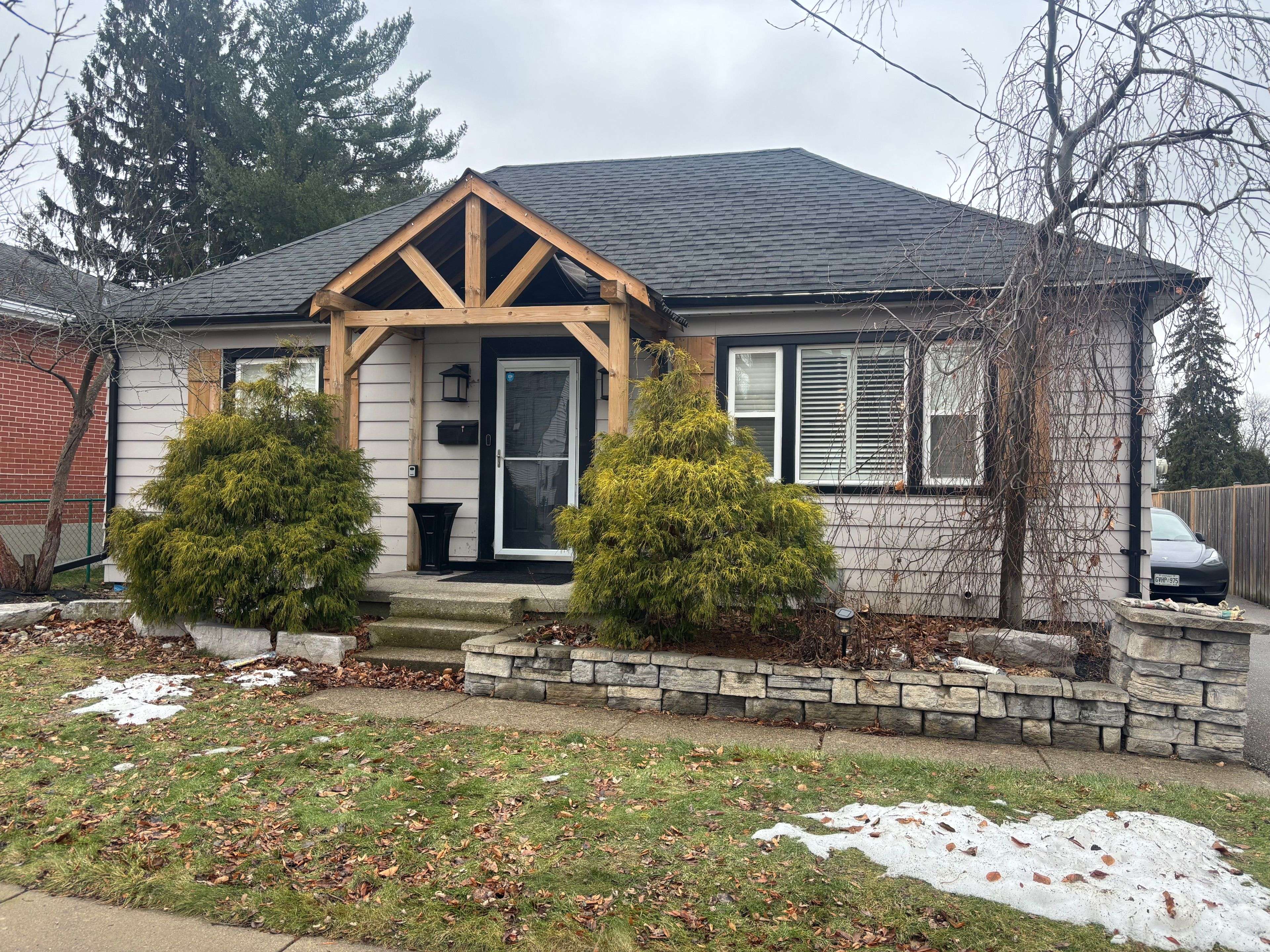 Brantford, ON N3R 2G6,6 Sussex AVE