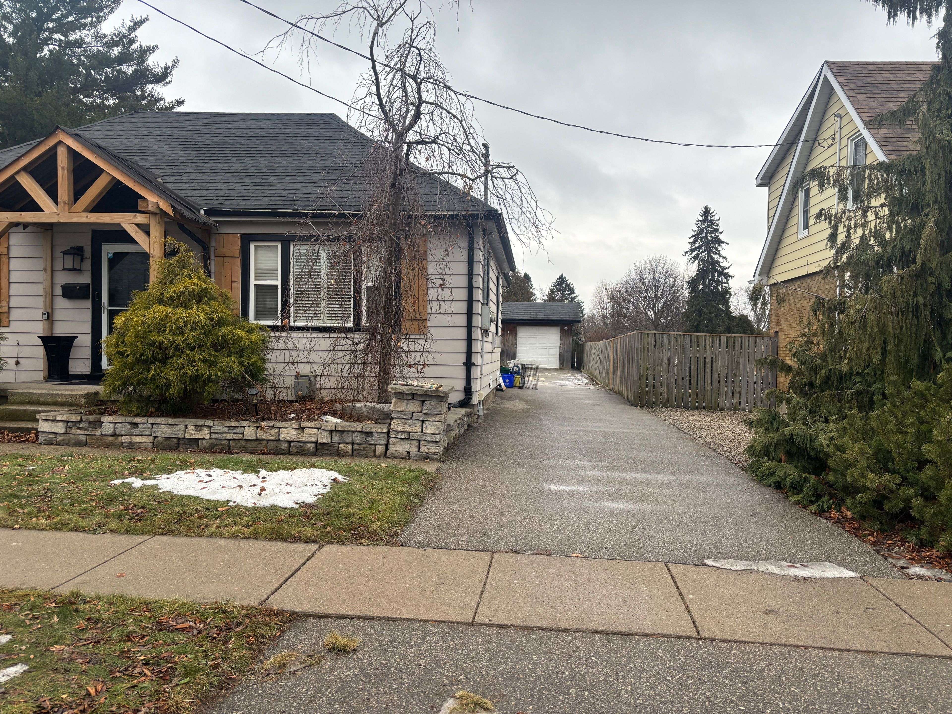 Brantford, ON N3R 2G6,6 Sussex AVE