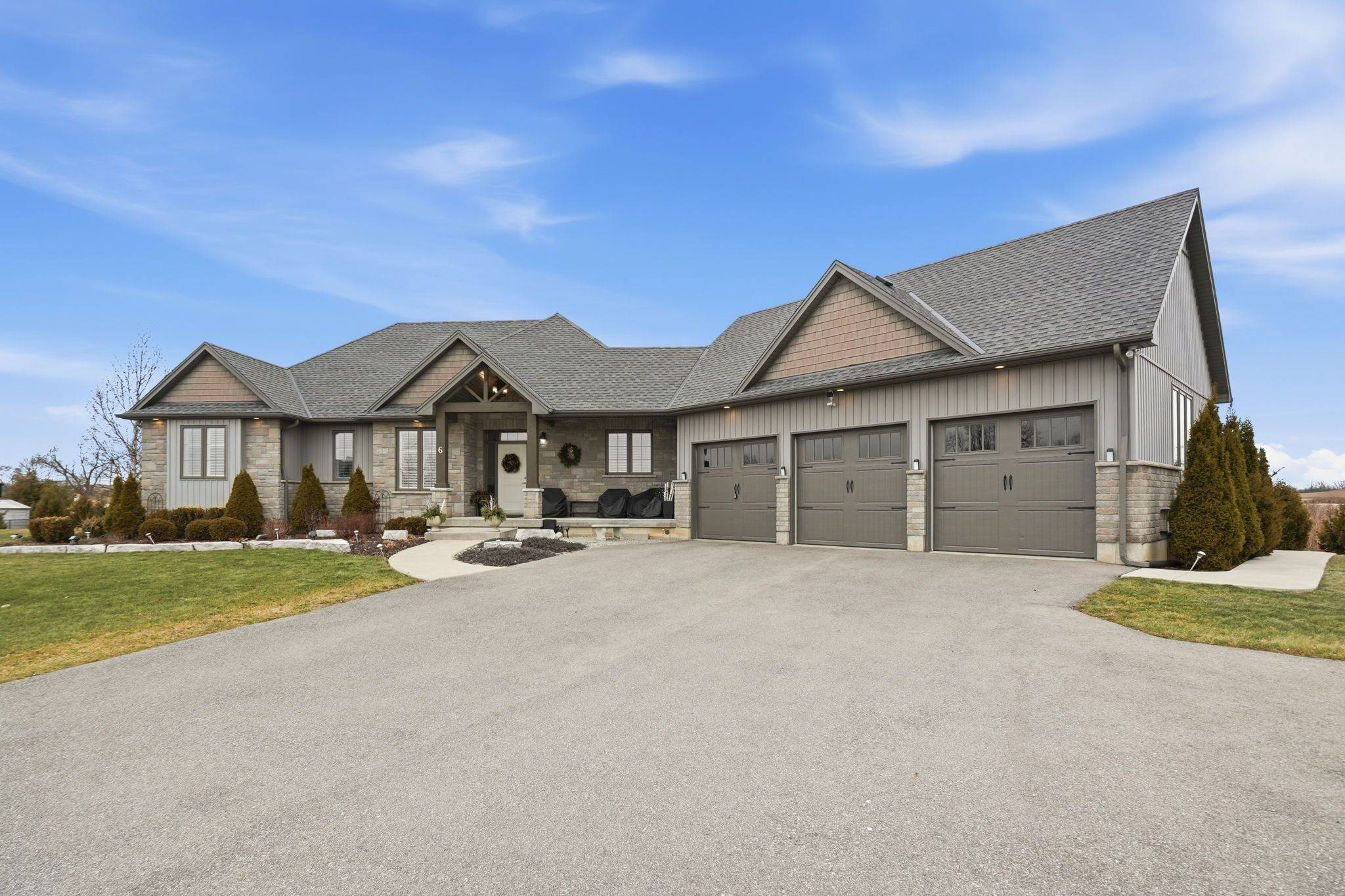 Brant, ON N3S 0G3,6 MacNeil CT