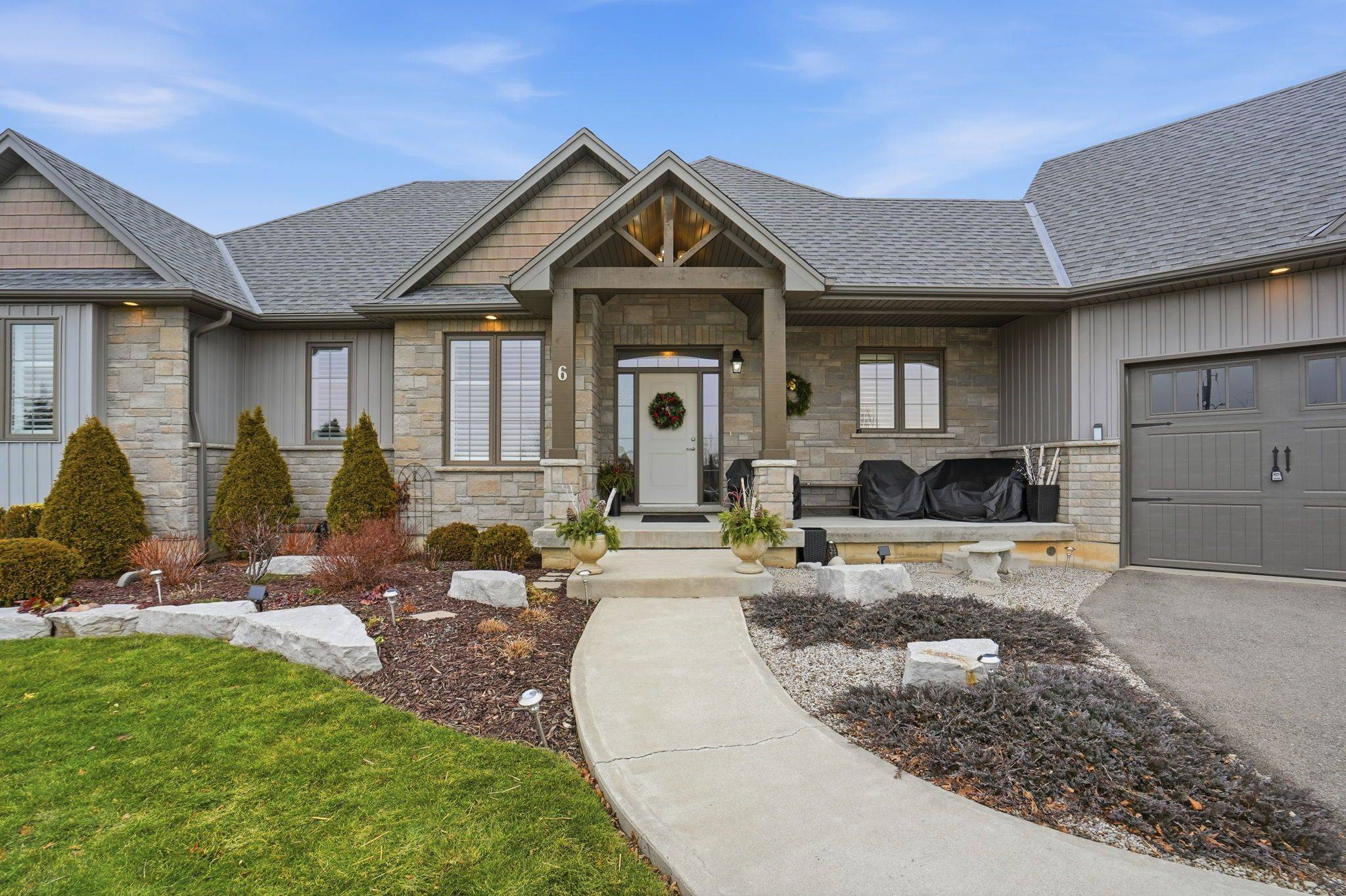 Brant, ON N3S 0G3,6 MacNeil CT