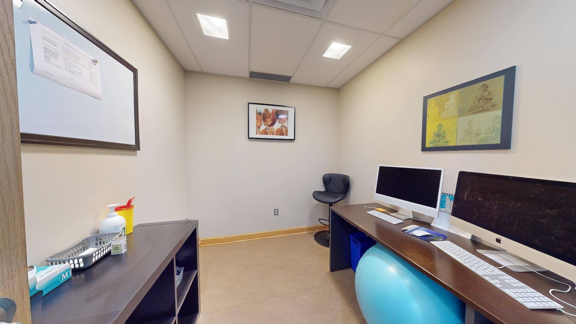 Carlington - Central Park, ON K1Z 5Z9,942 Merivale RD