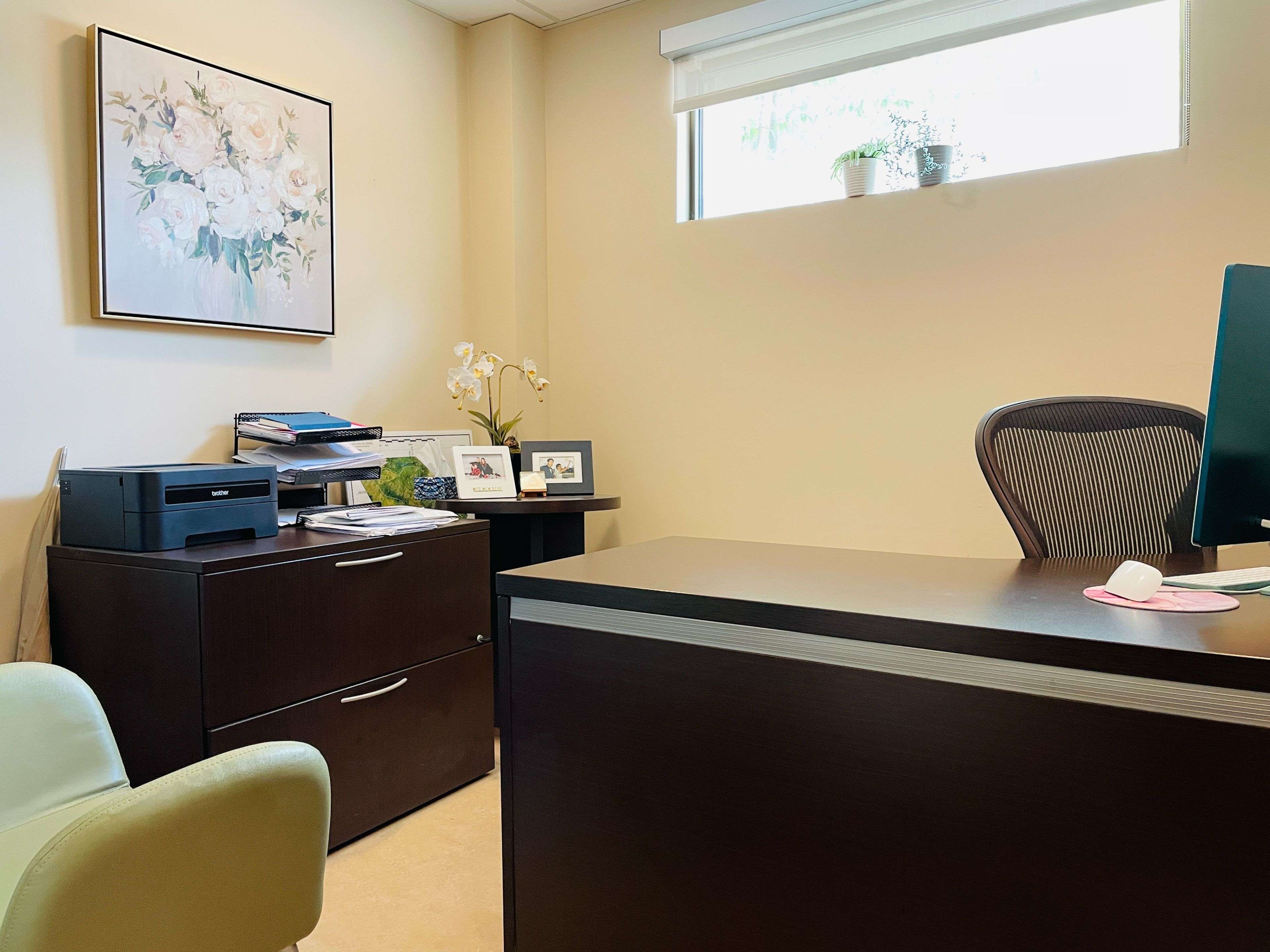 Carlington - Central Park, ON K1Z 5Z9,942 Merivale RD