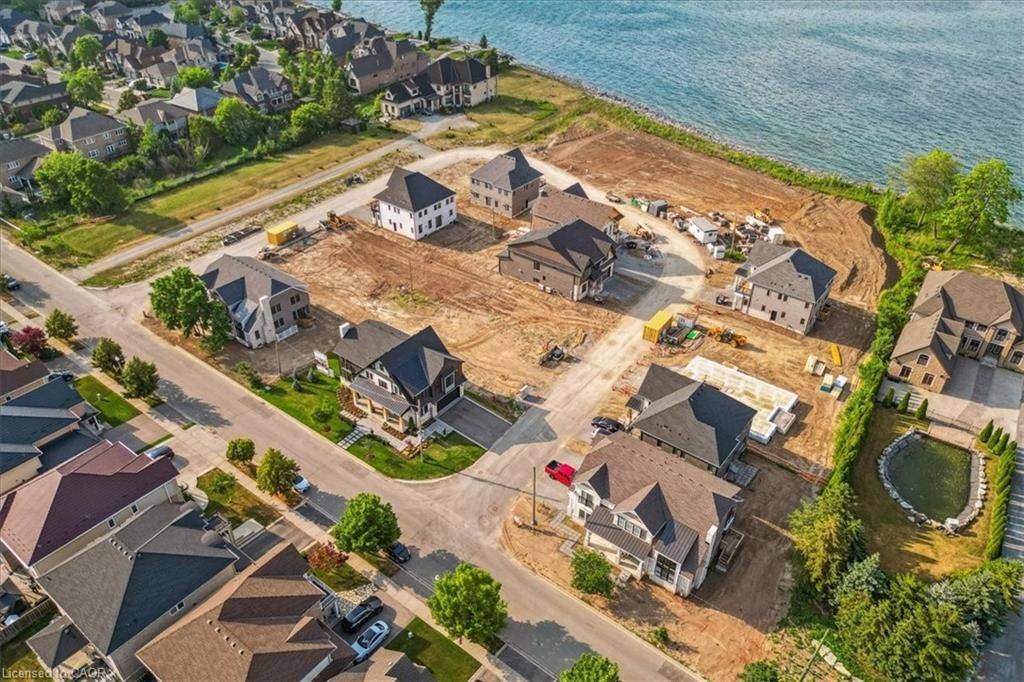 Hamilton, ON L8E 0C1,100 Watershore DR #19