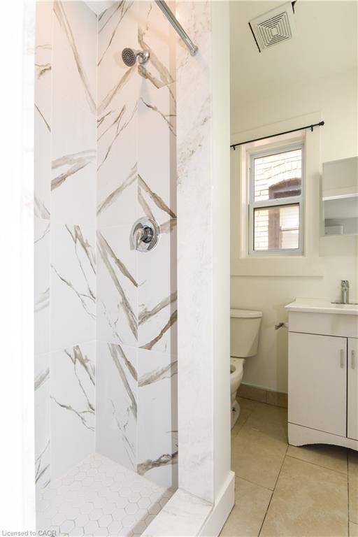 Hamilton, ON L8L 6E4,13 Westinghouse AVE #6