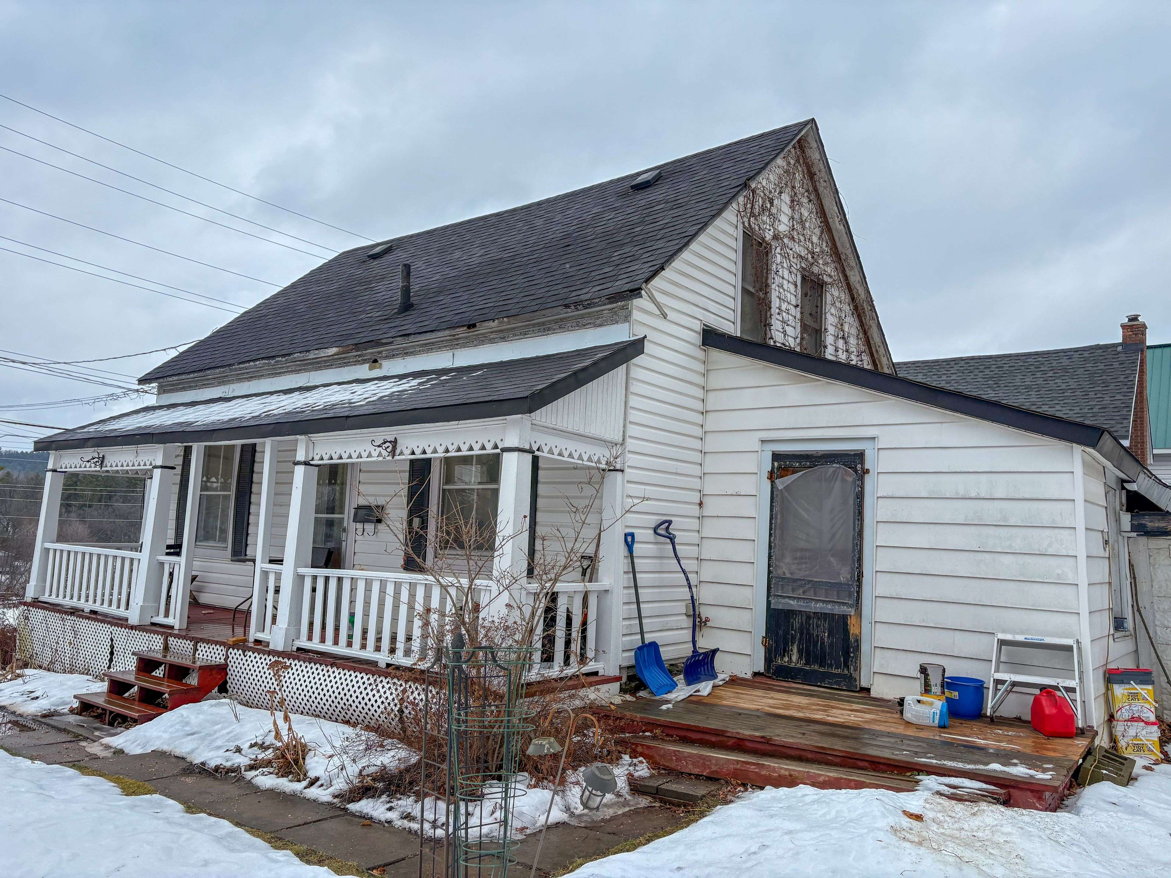 Renfrew, ON K7V 3R4,37 Mutual AVE