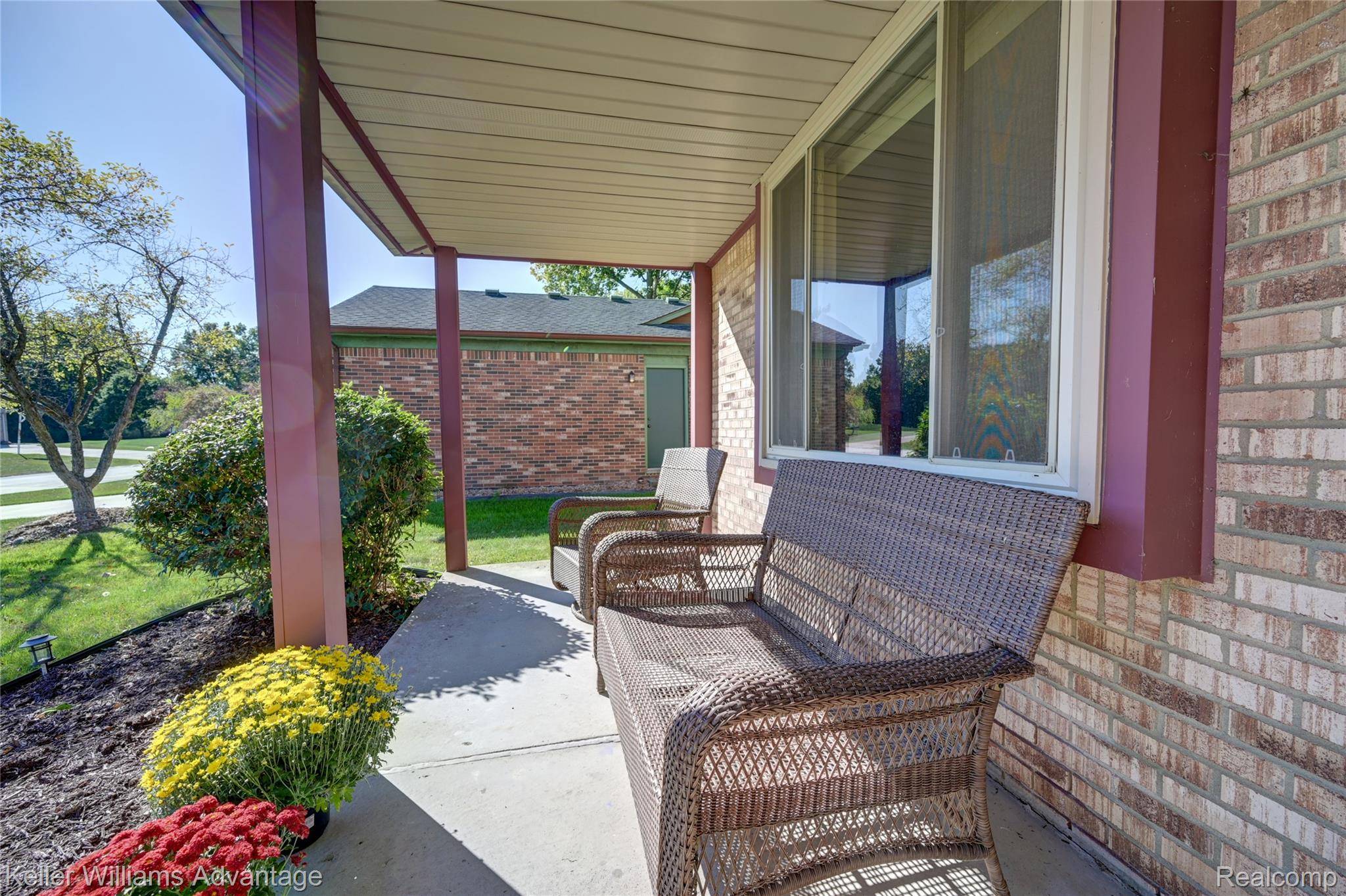 Farmington Hills, MI 48336,23389 Scott DR