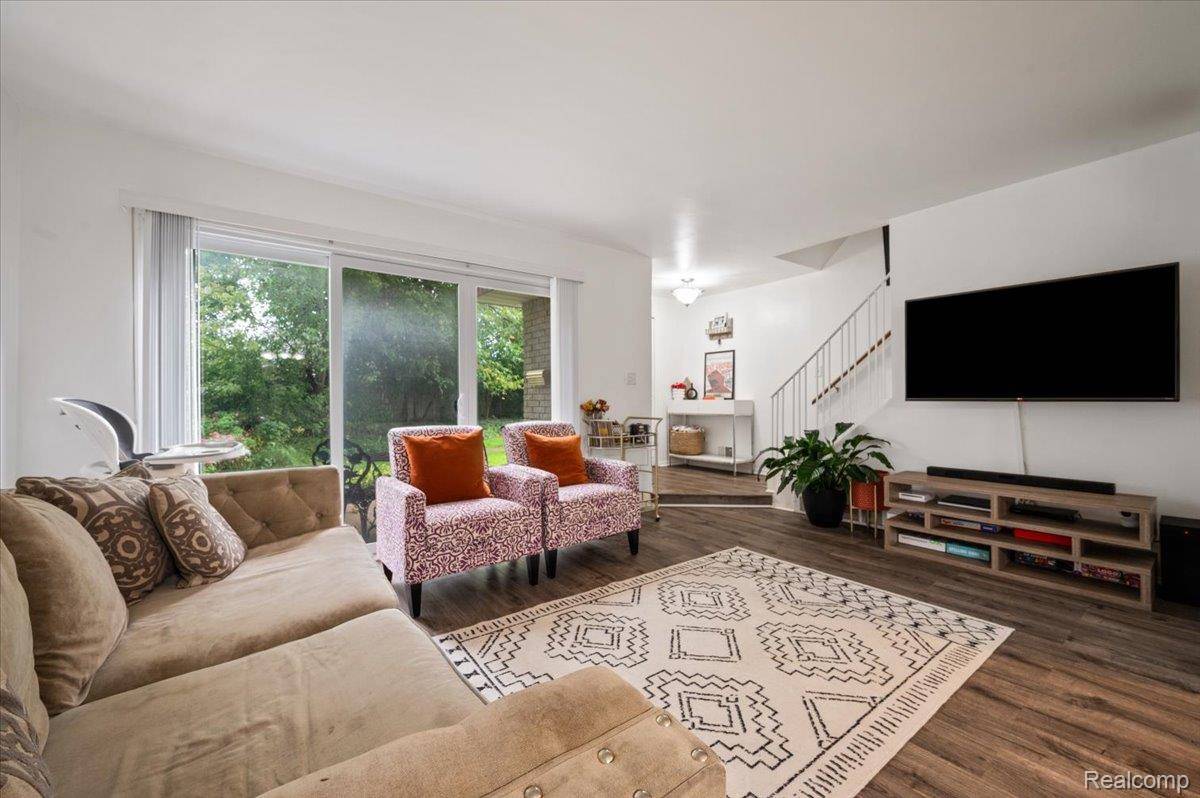 Warren, MI 48093,8323 Karam BLVD #4