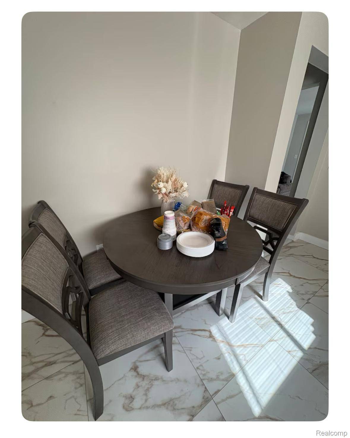 Dearborn Heights, MI 48127,6431 CENTRALIA ST