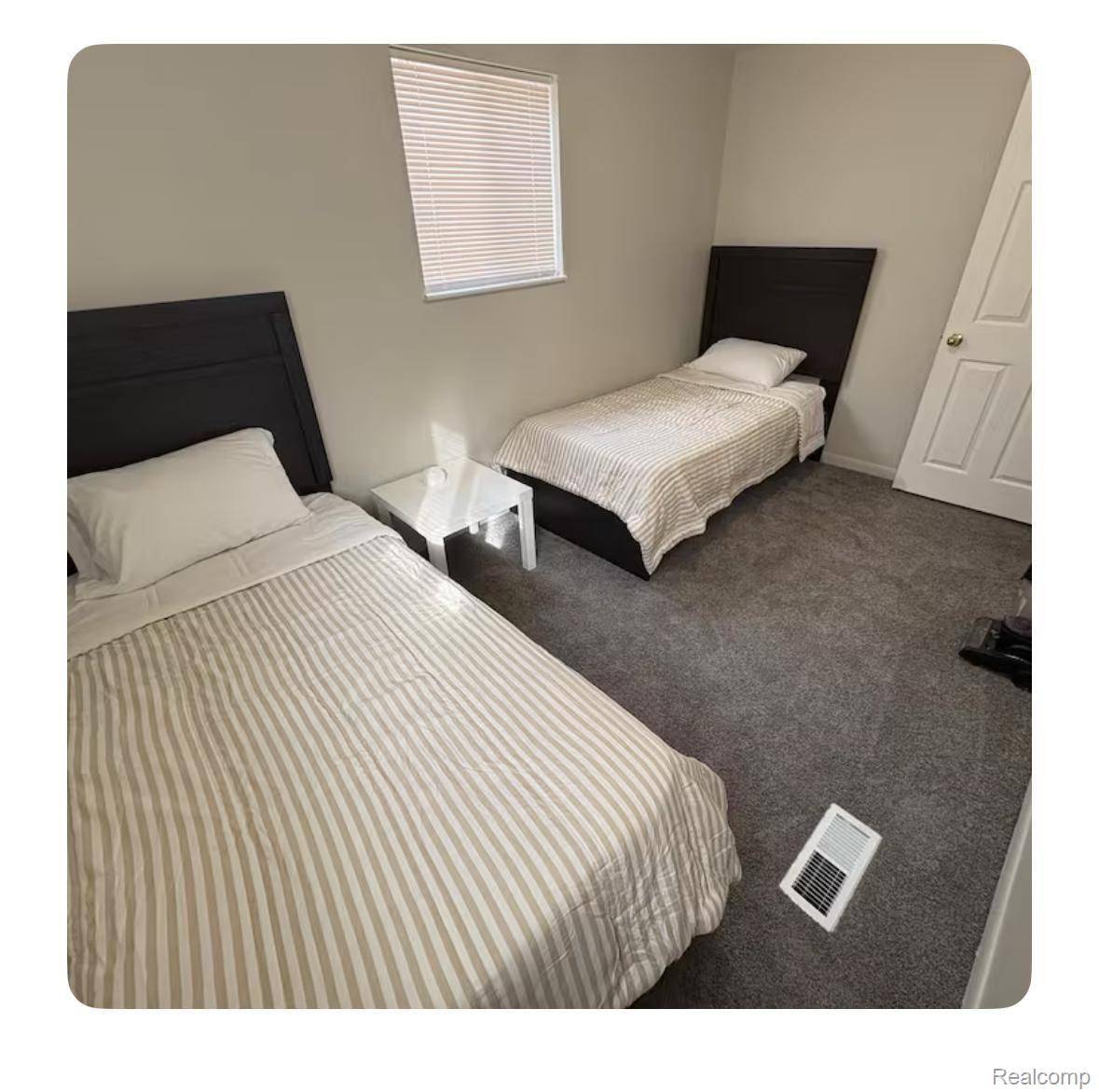 Dearborn Heights, MI 48127,6431 CENTRALIA ST