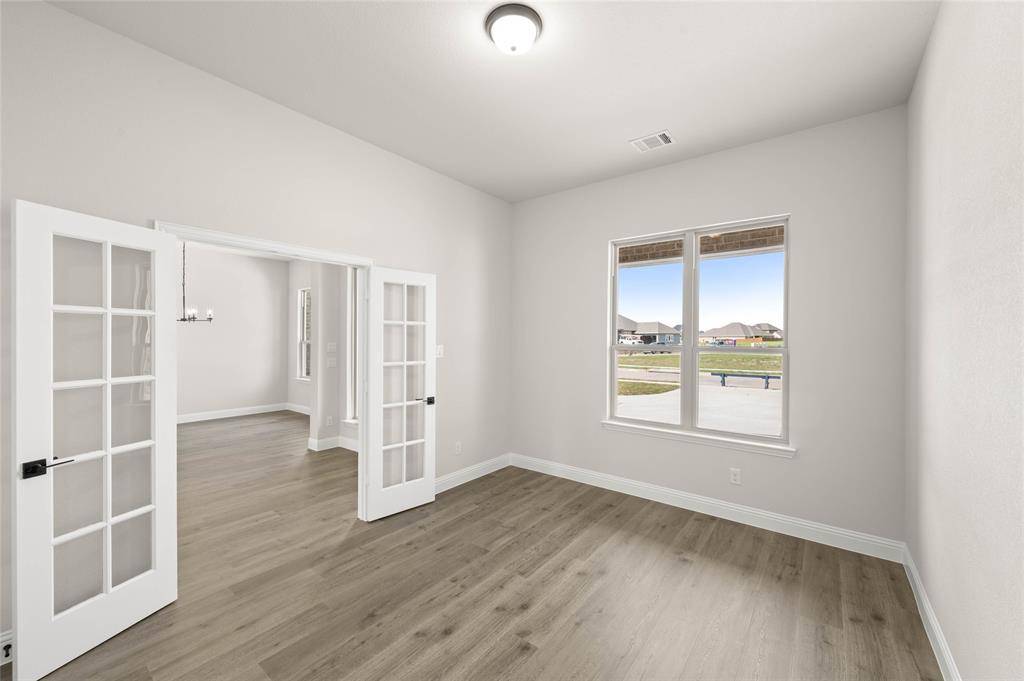 Desoto, TX 75115,951 Richard Pittmon Drive