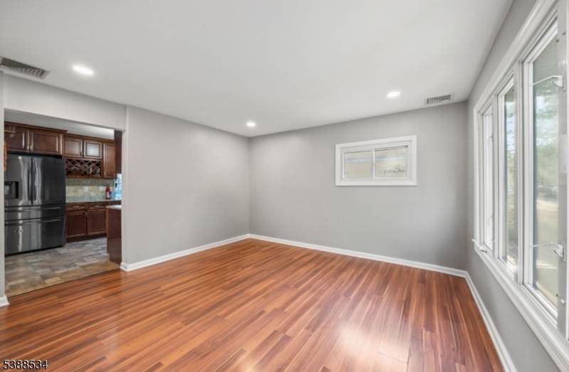 Pompton Lakes Boro, NJ 07442,136 Haroldson Pl