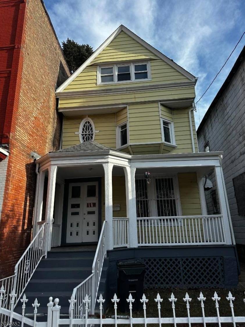 Newark City, NJ 07107,213 N 7Th St