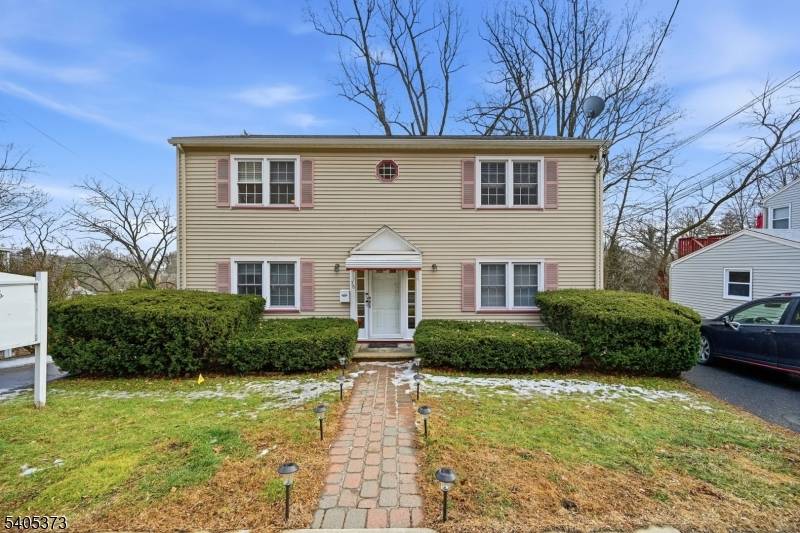 Morristown Town, NJ 07960,76 Mount Kemble Ave