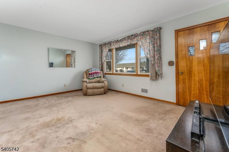 Manville Boro, NJ 08835,63 Louise Dr