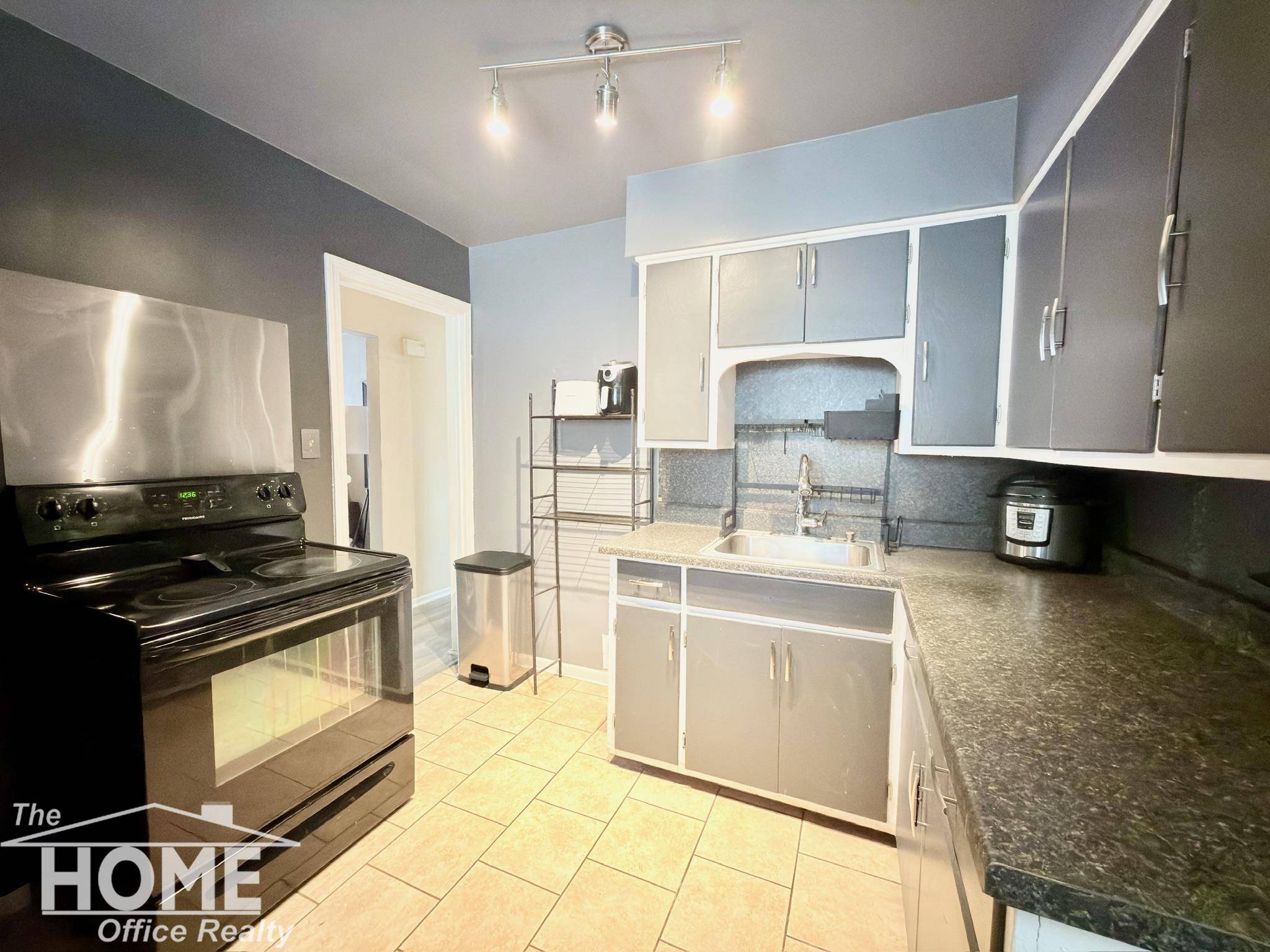 Flint, MI 48503,2624 Miller RD