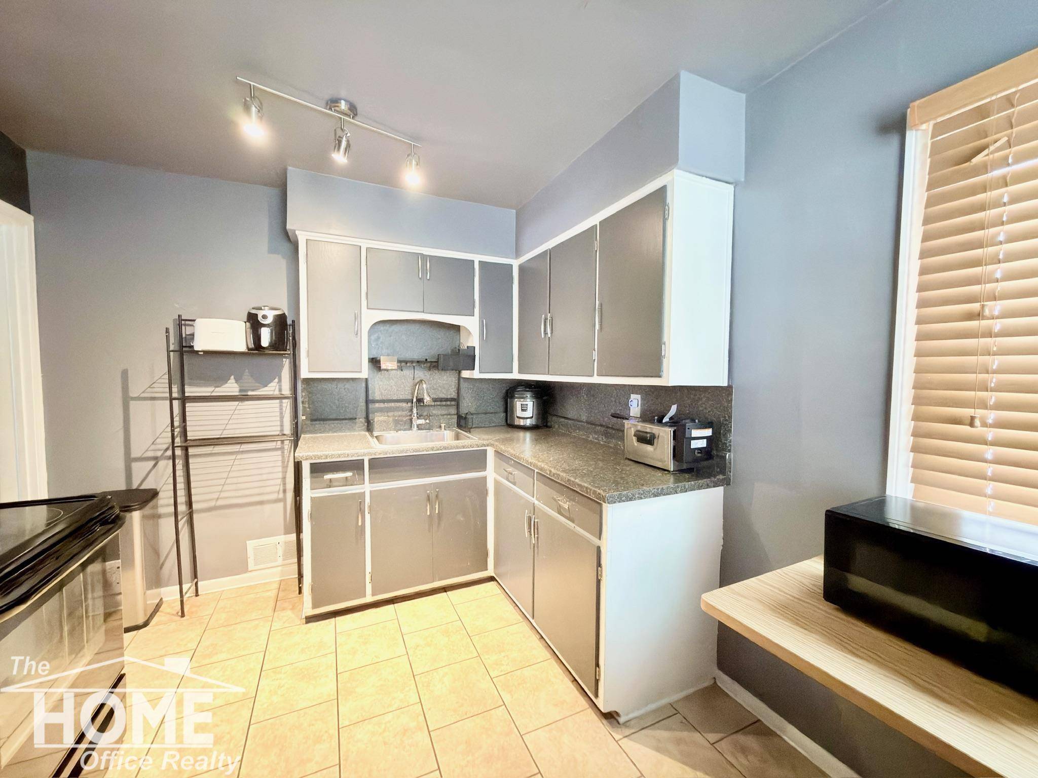 Flint, MI 48503,2624 Miller RD