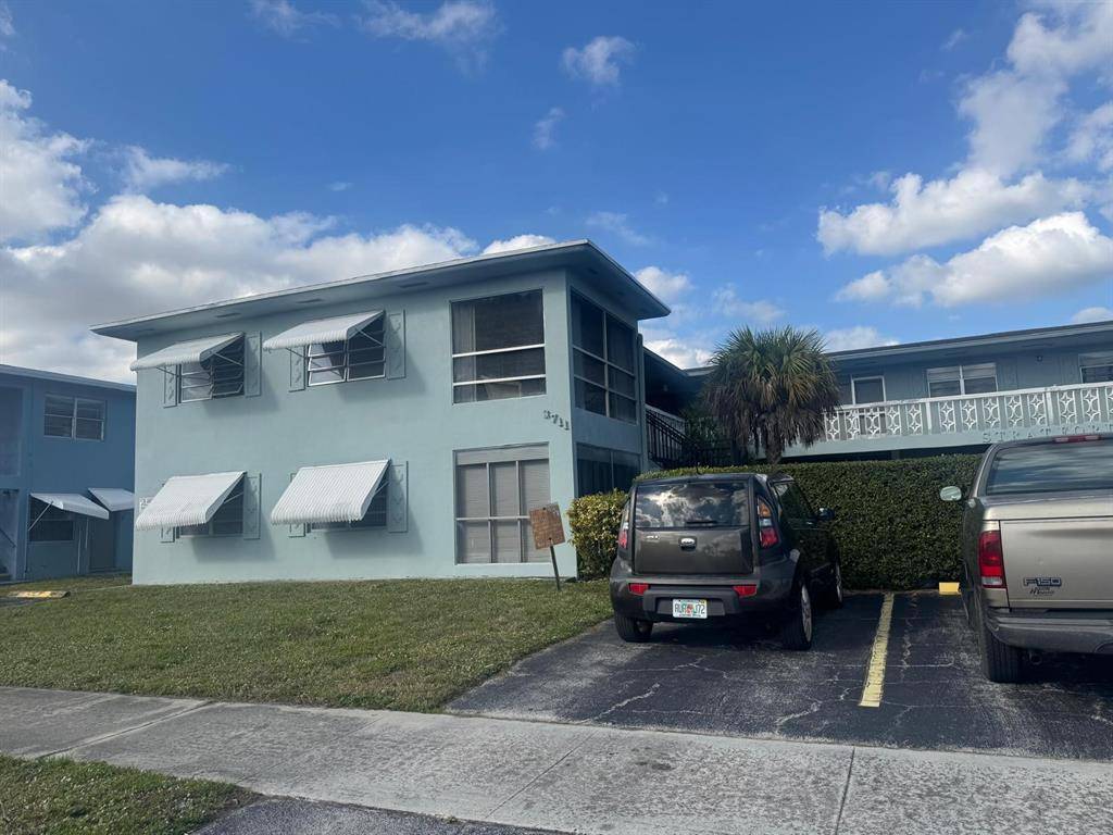 Hollywood, FL 33021,3711 Van Buren St #9