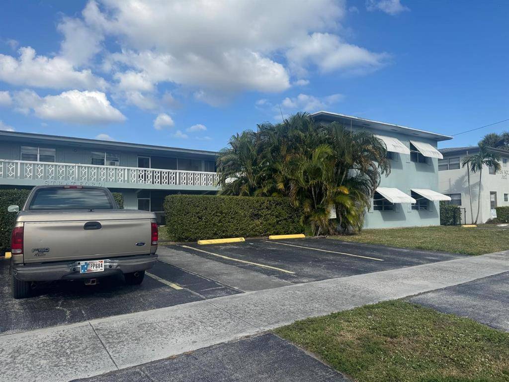 Hollywood, FL 33021,3711 Van Buren St #9