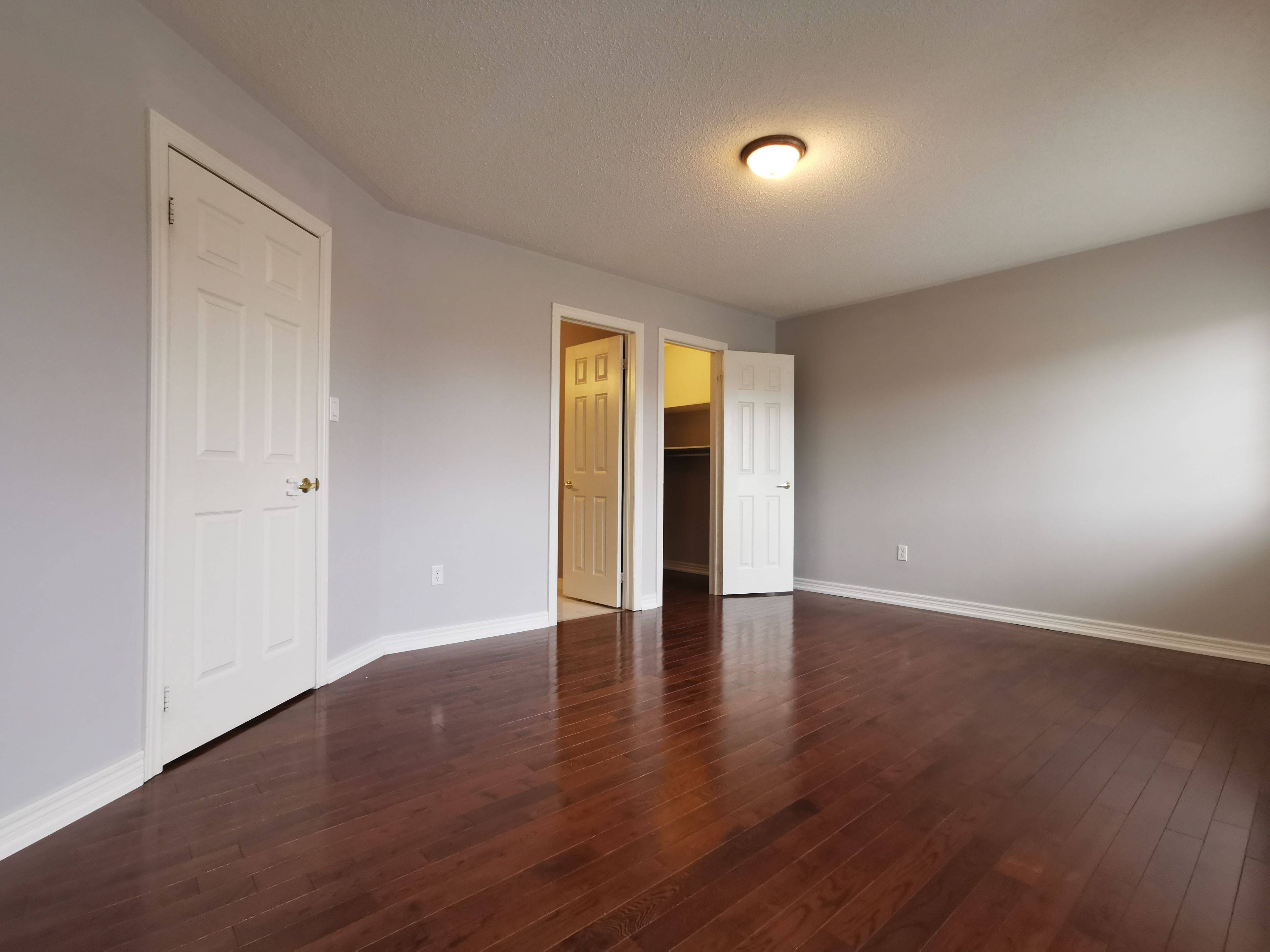 Aurora, ON L4G 0G4,279 River Ridge BLVD