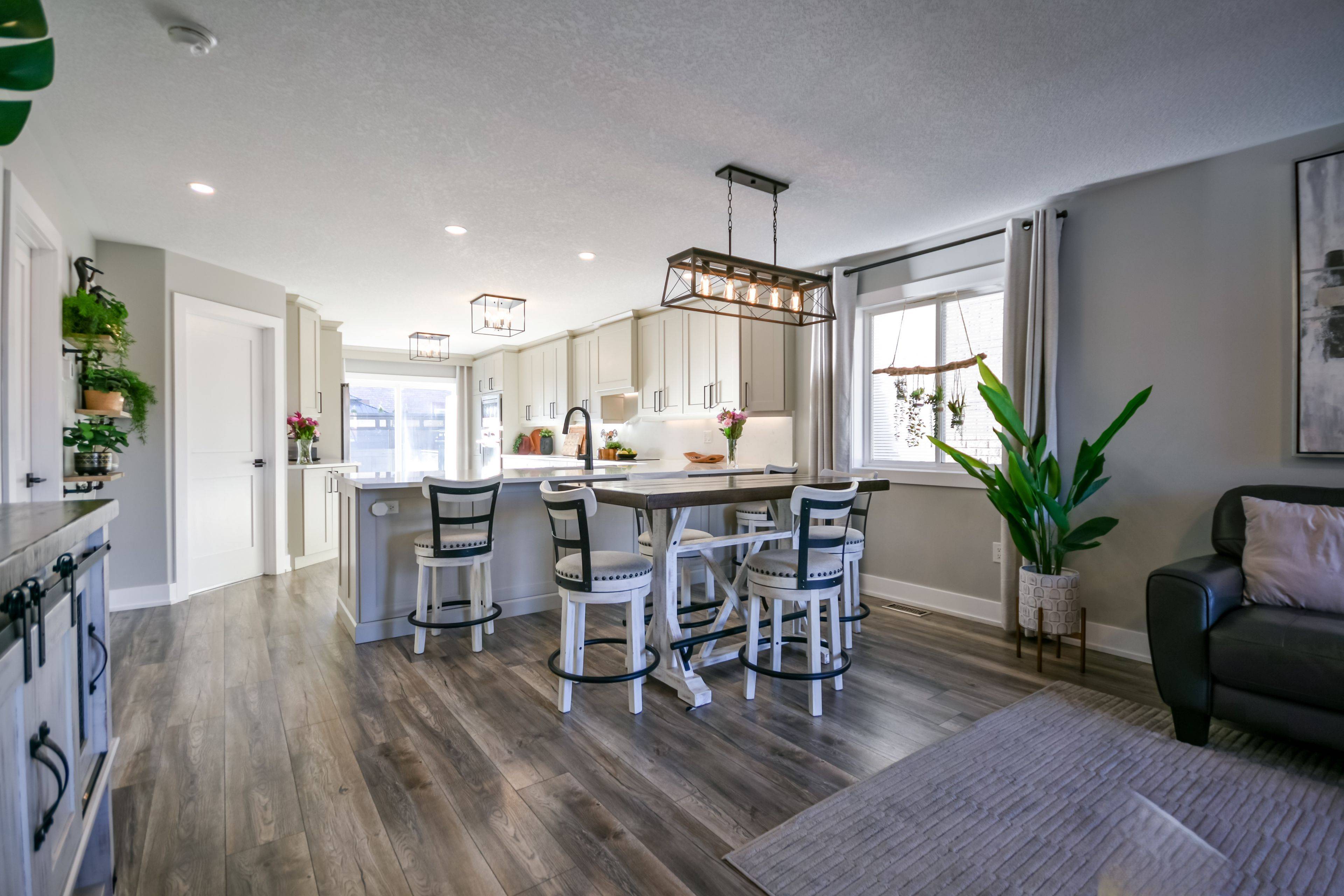 Barrie, ON L4N 5Y1,27 Claire DR