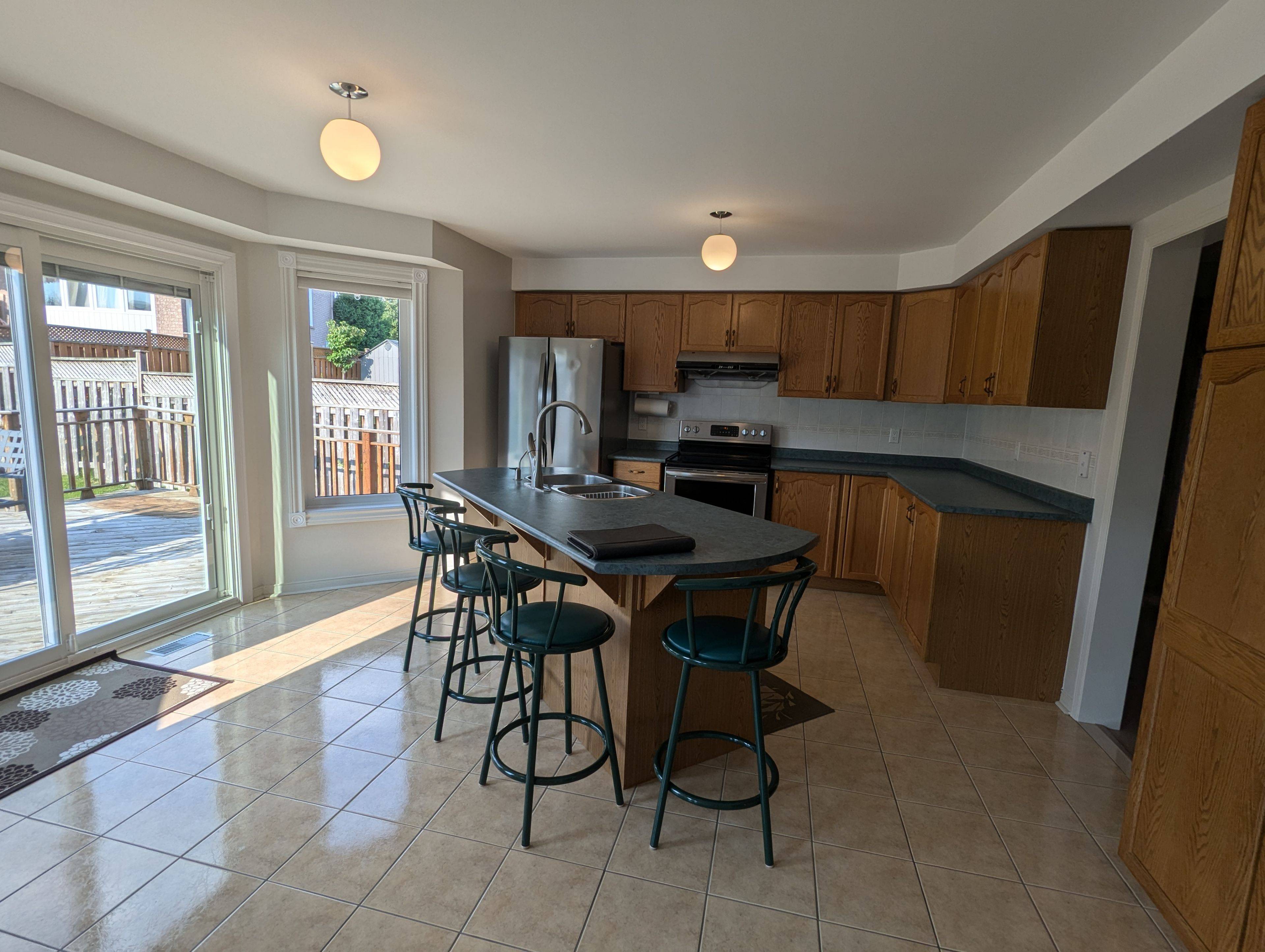 Mississauga, ON L5V 2E3,5533 Loonlake AVE