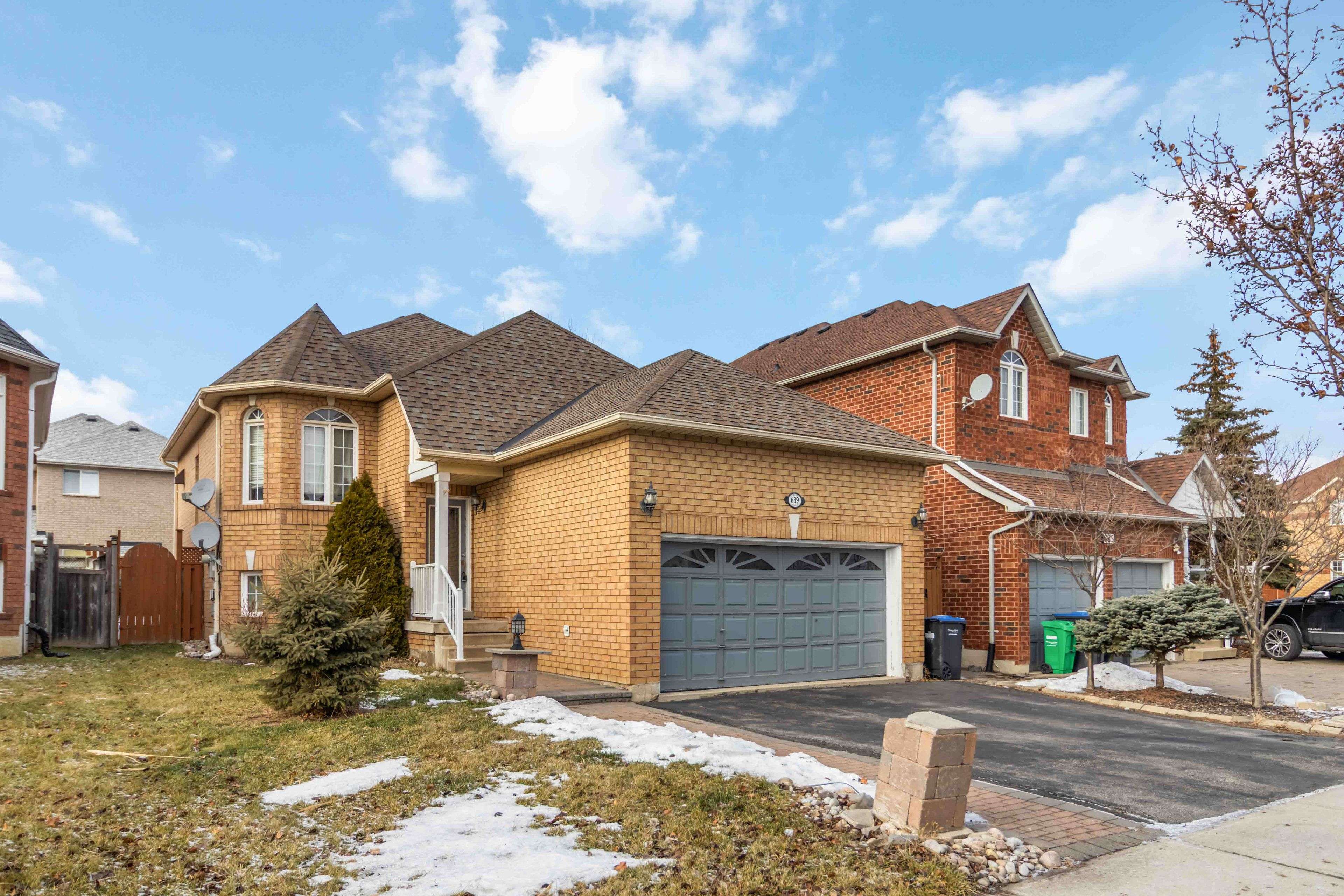 Mississauga, ON L5W 1M1,639 Twain AVE #Lower