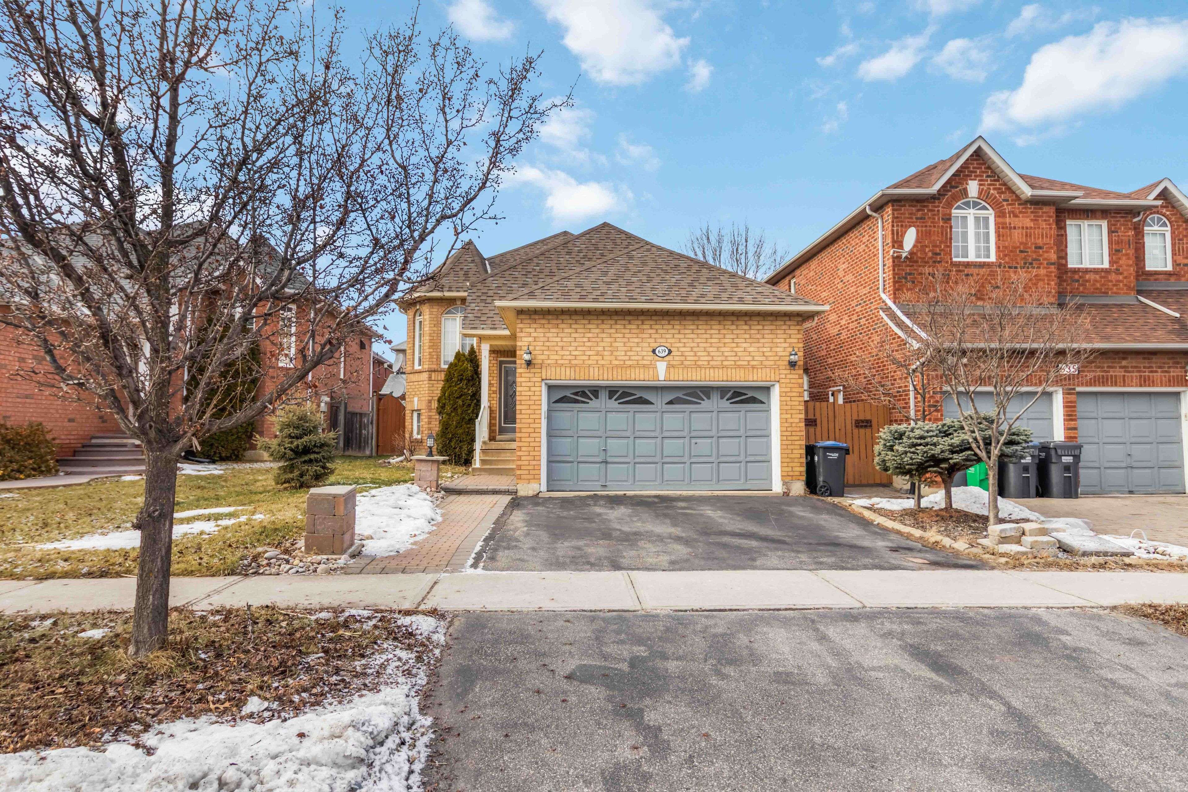 Mississauga, ON L5W 1M1,639 Twain AVE #Lower
