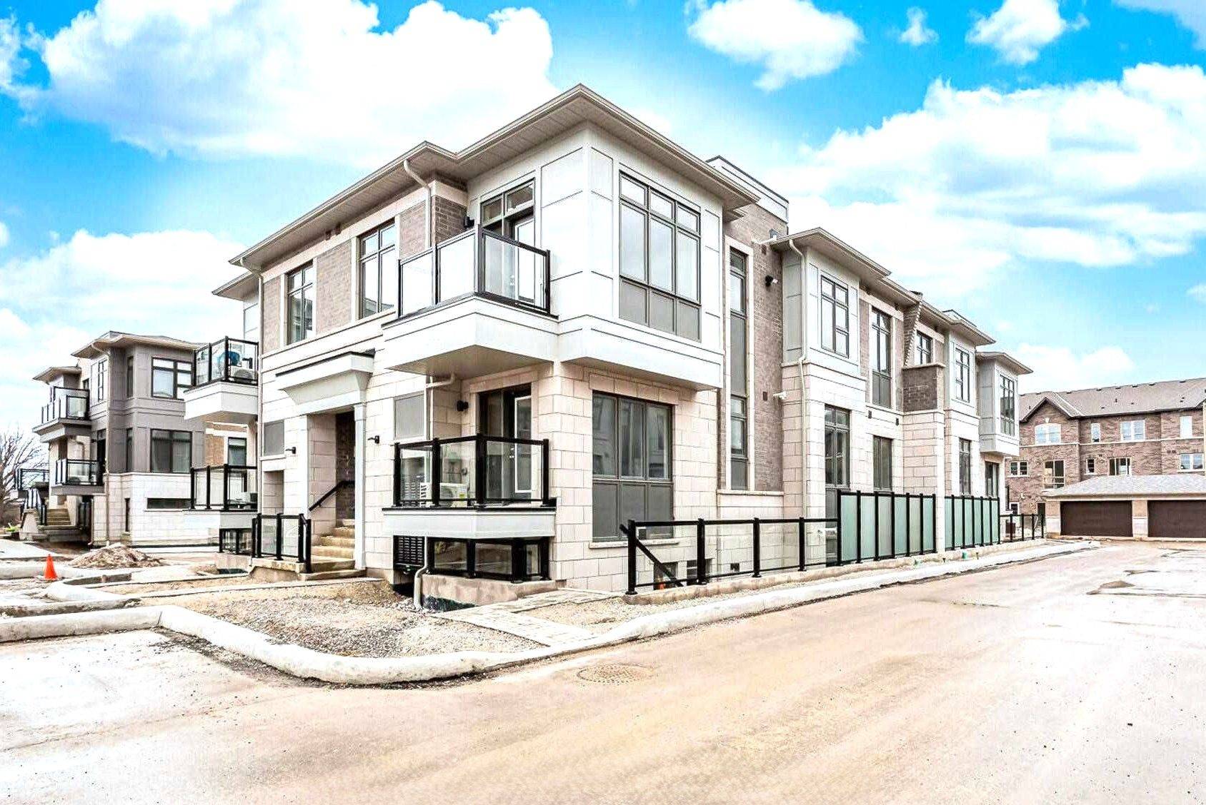 Brampton, ON L6P 4R1,40 Halliford PL #501