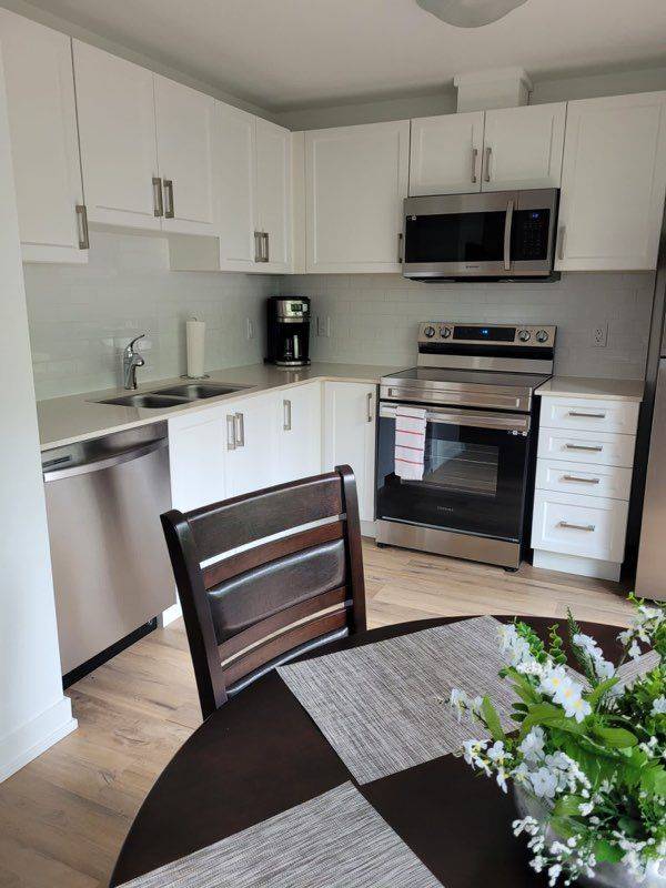 Niagara Falls, ON L2E 0C2,4263 Fourth AVE #322