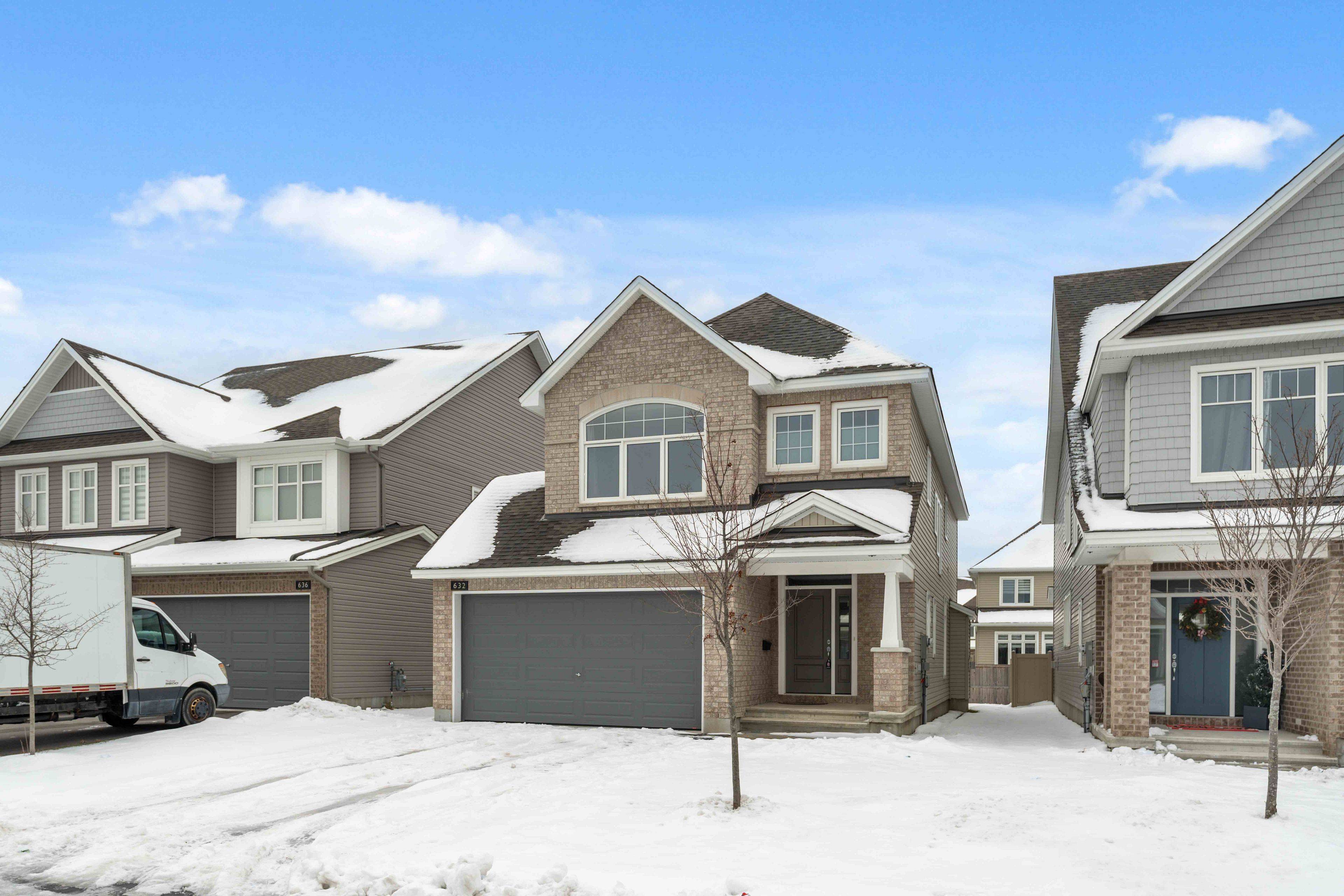 Blossom Park - Airport And Area, ON K1T 0X8,632 Moonflower CRES W