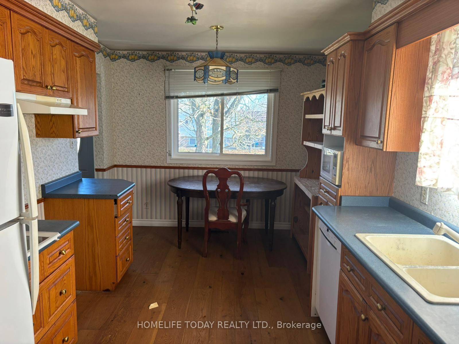 Waterloo, ON N2L 4P3,543 Glendene CRES #Main