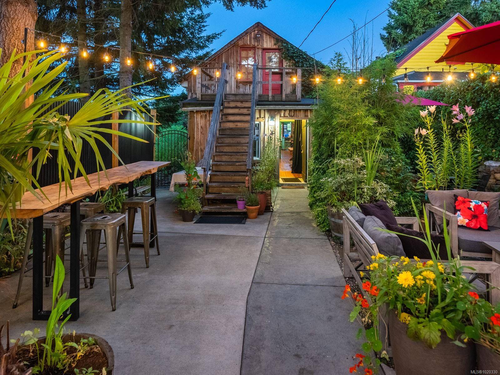 Ladysmith, BC V9G 1B8,18 Roberts St